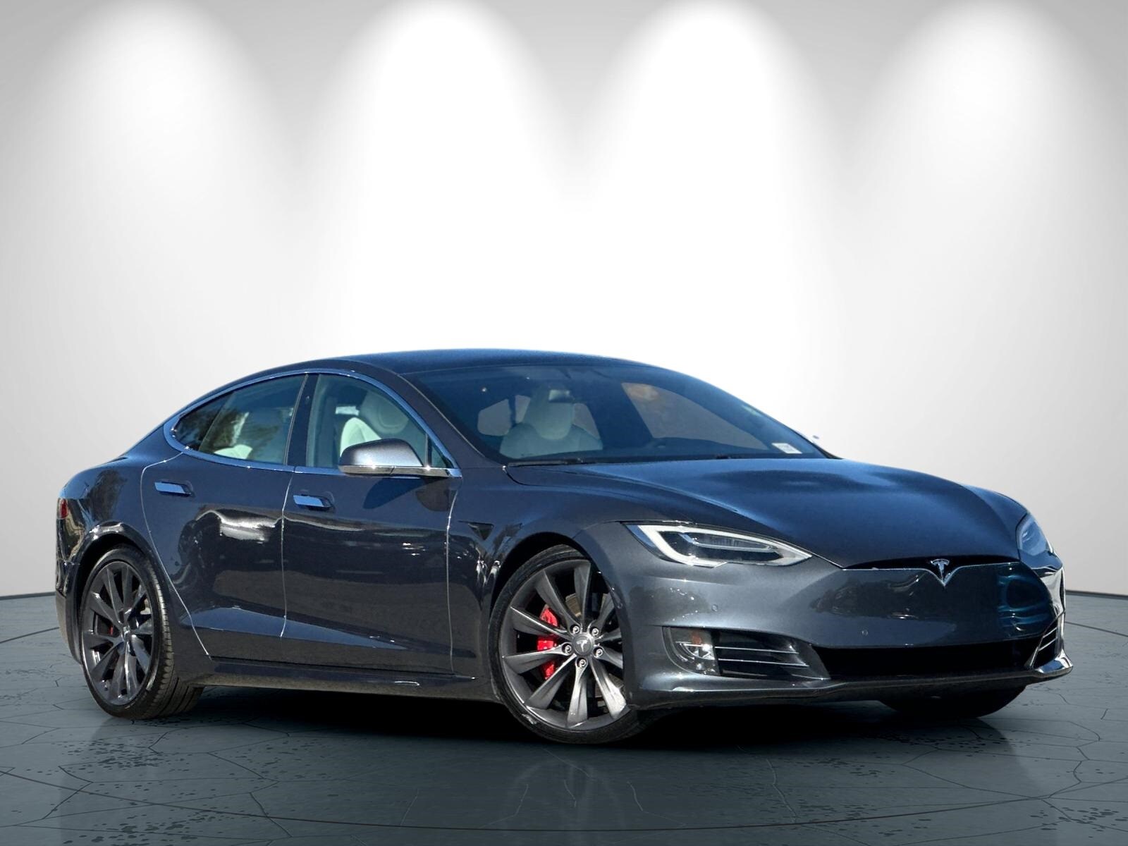 2020 Tesla Model S Performance photo 2