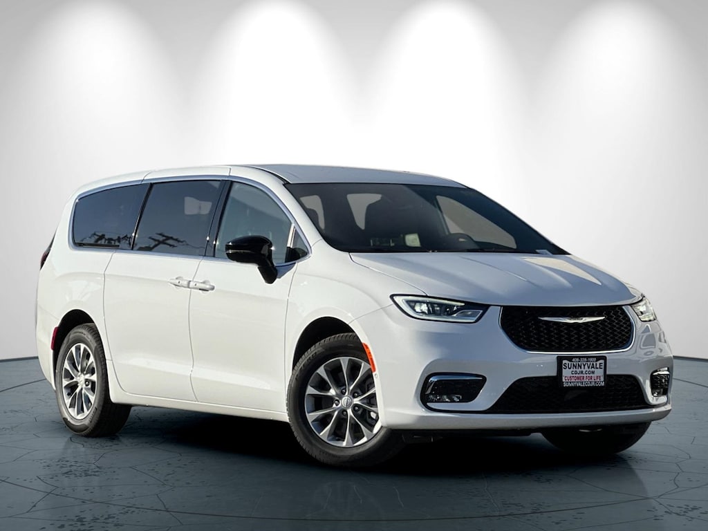 New 2026 Chrysler Pacifica SELECT AWD Passenger Van