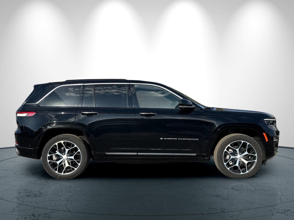 New 2023 Jeep Grand Cherokee 4xe SUMMIT RESERVE Sport Utility