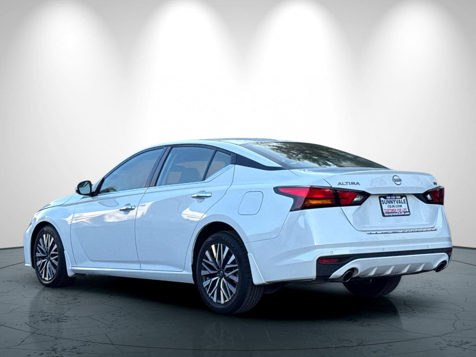 2023 Nissan Altima 2.5 SV photo 5