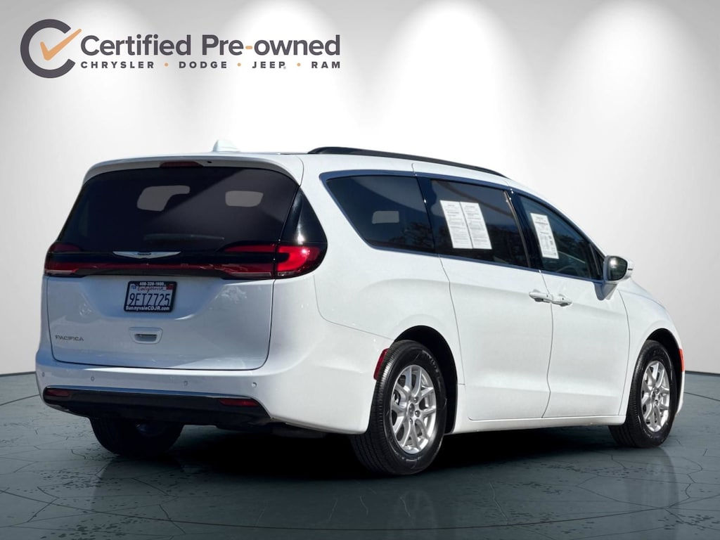 Used 2022 Chrysler Pacifica Touring L Minivan/Van