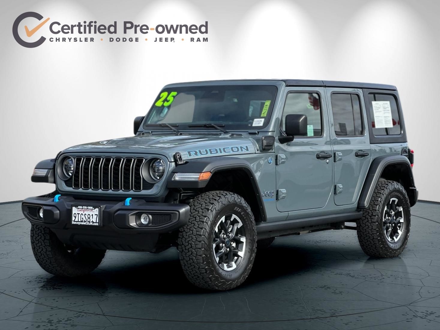 2025 Jeep Wrangler Rubicon 4xe photo 3