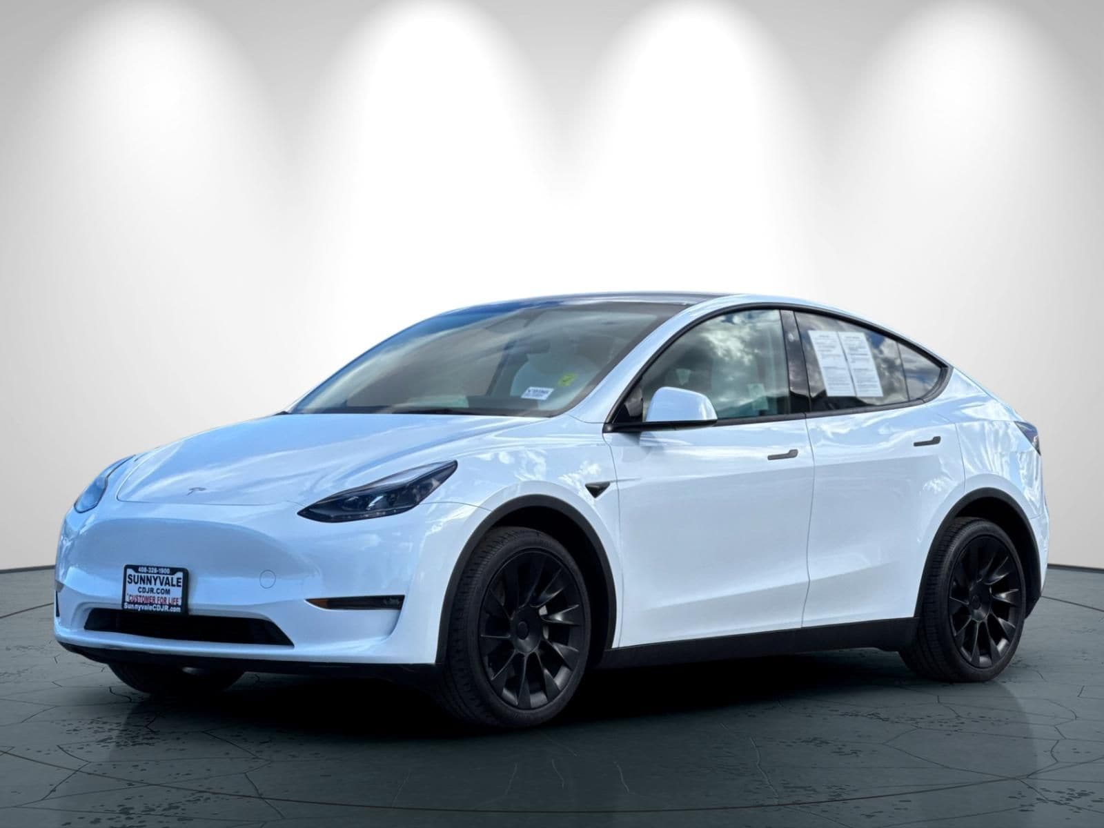 2024 Tesla Model Y Long Range photo 3