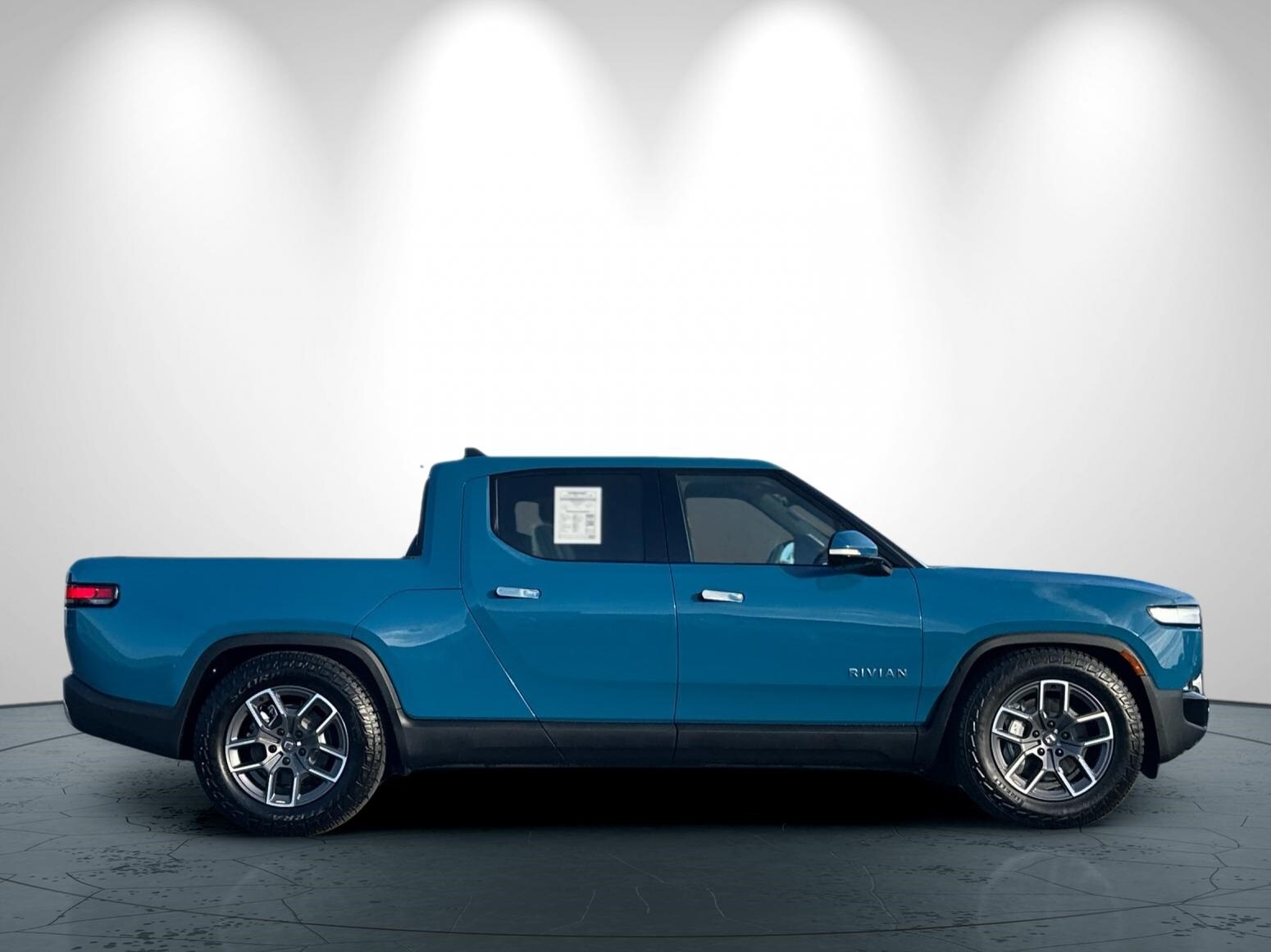 2023 Rivian R1T Adventure photo 3