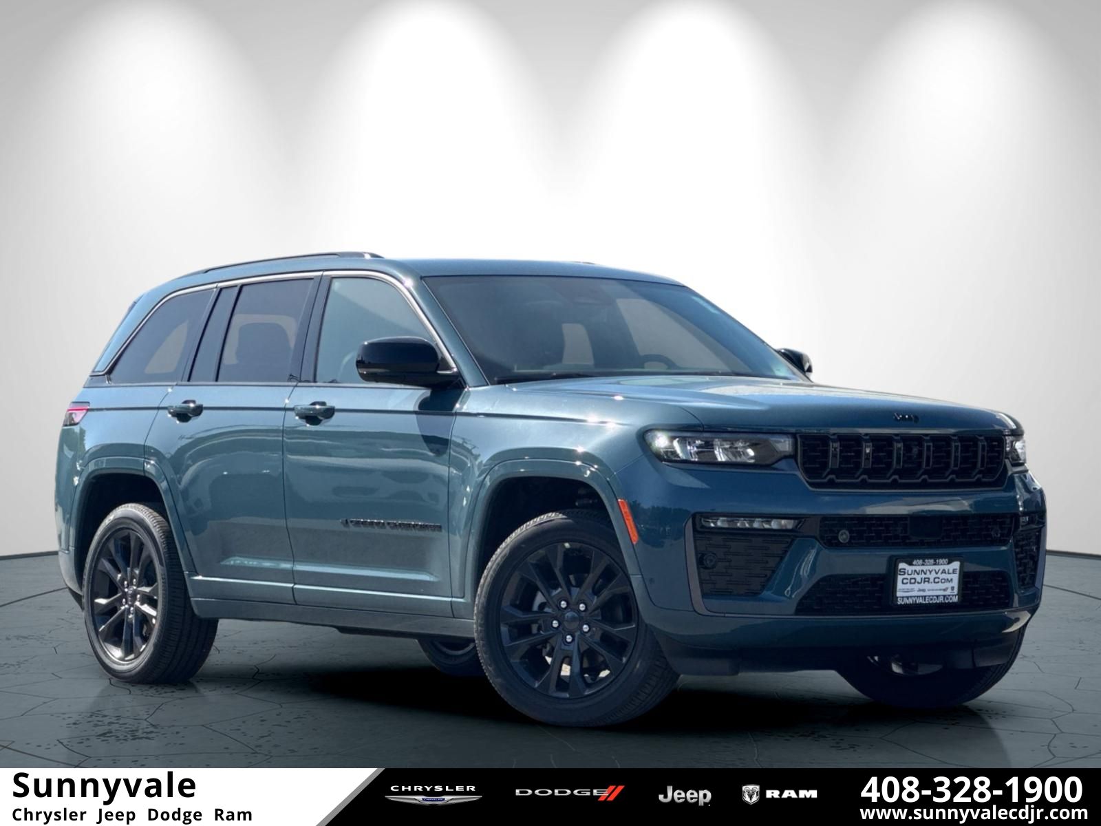 2026 Jeep Grand Cherokee Limited Reserve 4x4's photo