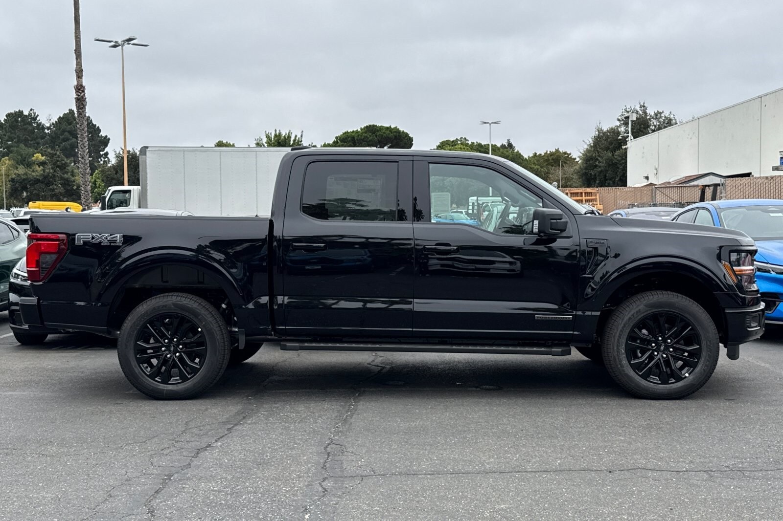 2025 Ford F-150 XLT photo 3