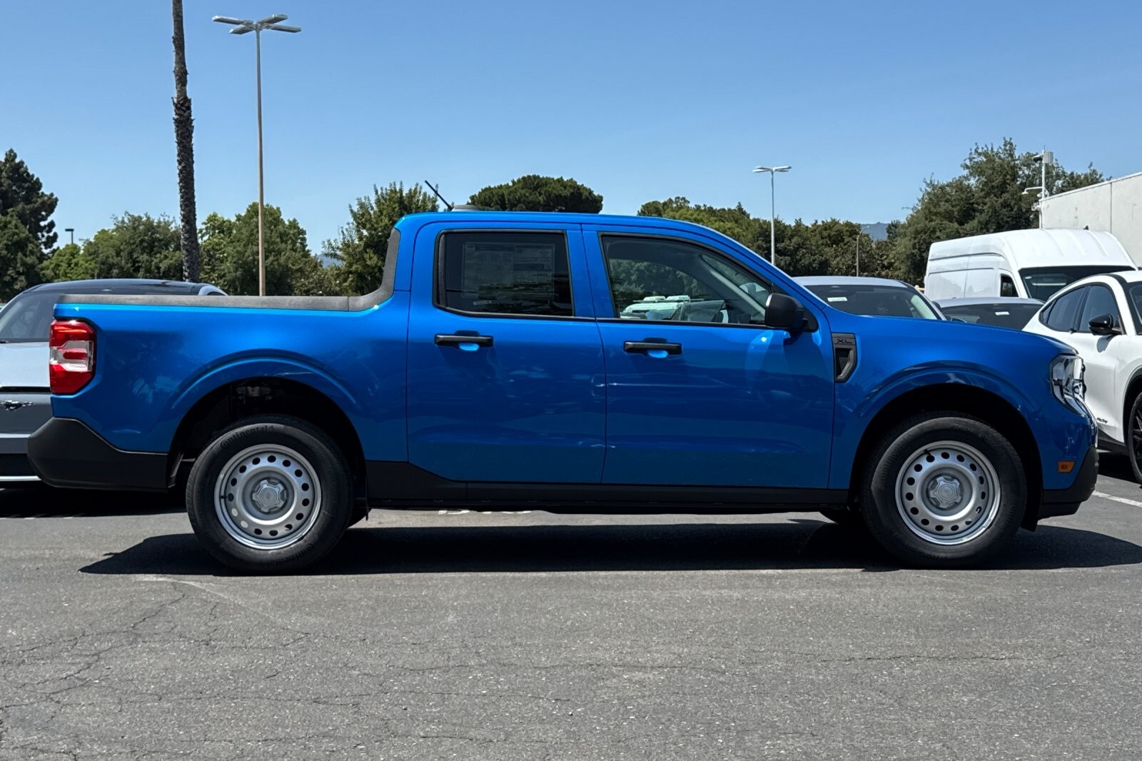 2025 Ford Maverick XL photo 3