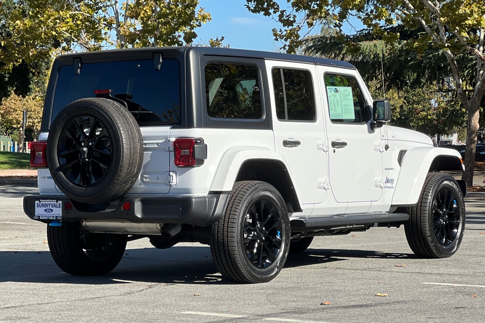 2022 Jeep Wrangler Unlimited Sahara 4xe photo 3