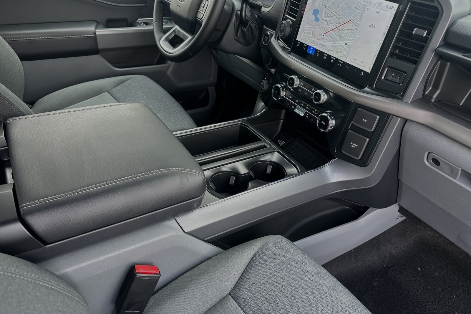 2025 Ford F-150 XLT - Photo 14