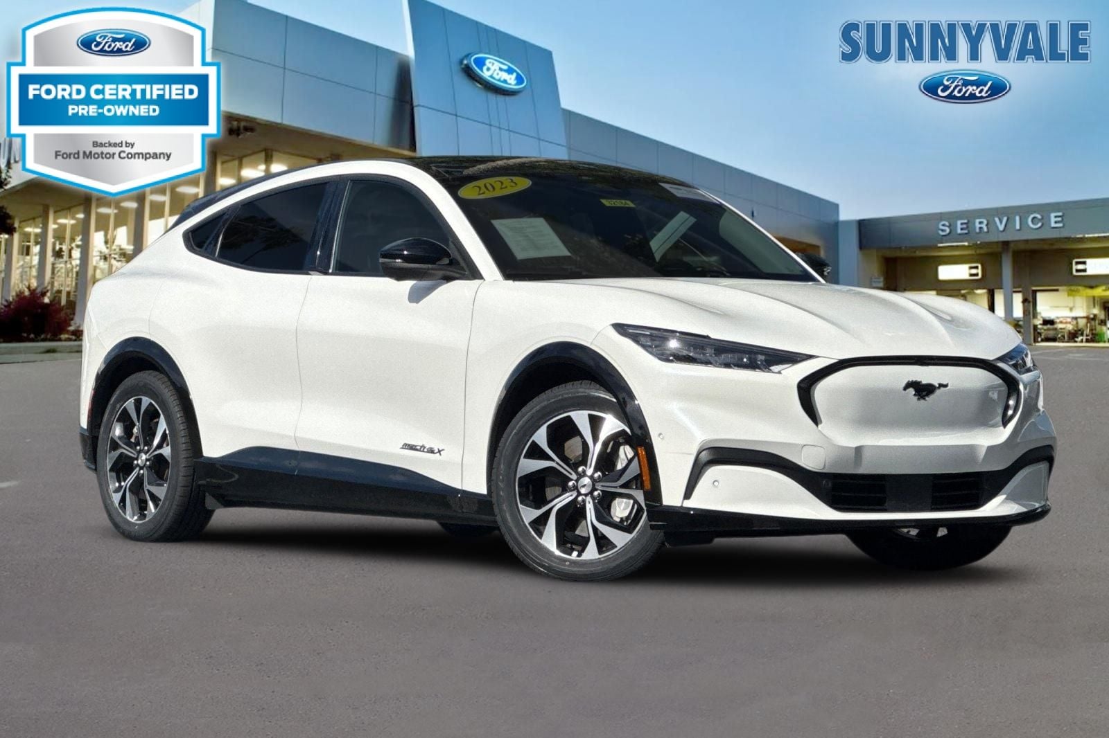 2023 Ford Mustang-Mach-e Premium's photo