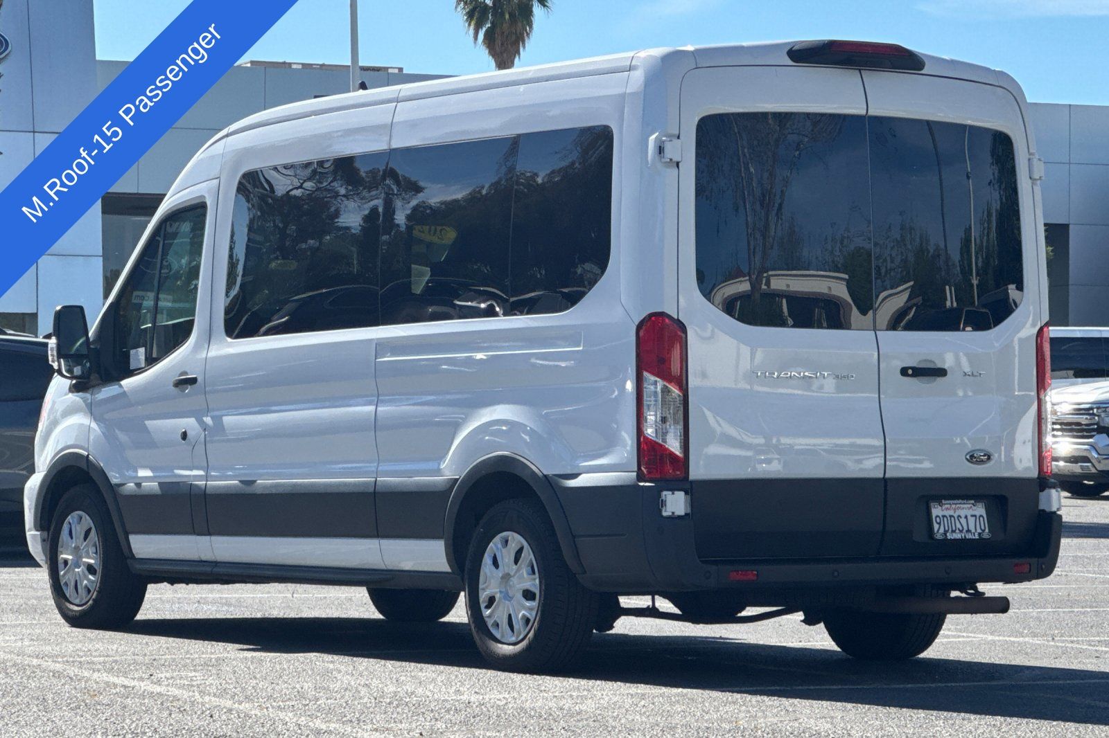 2022 Ford Transit-350 MR XLT photo 5