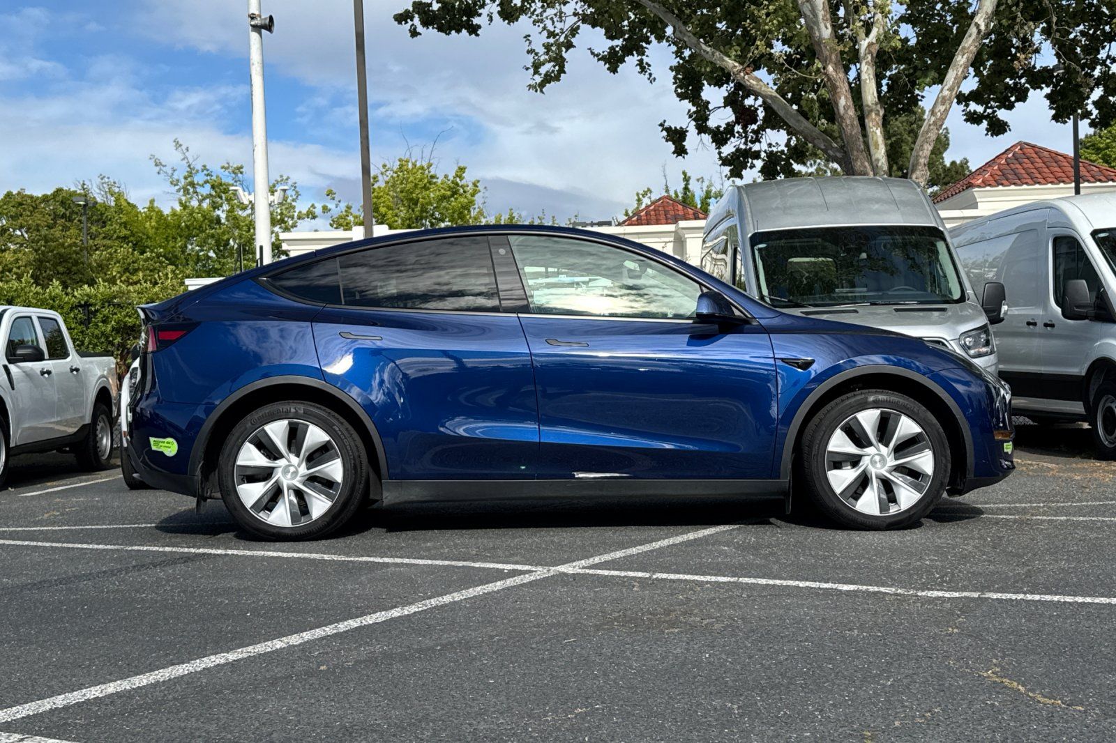 2023 Tesla Model Y Long Range photo 2