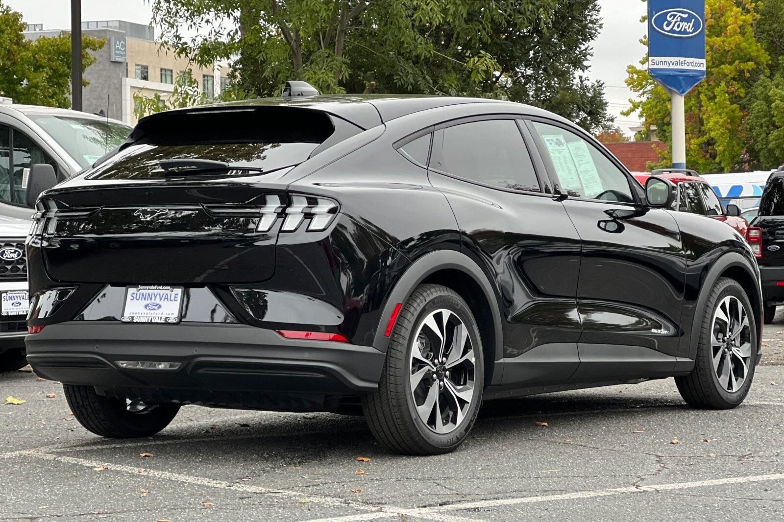 2025 Ford Mustang Mach-E Select photo 3