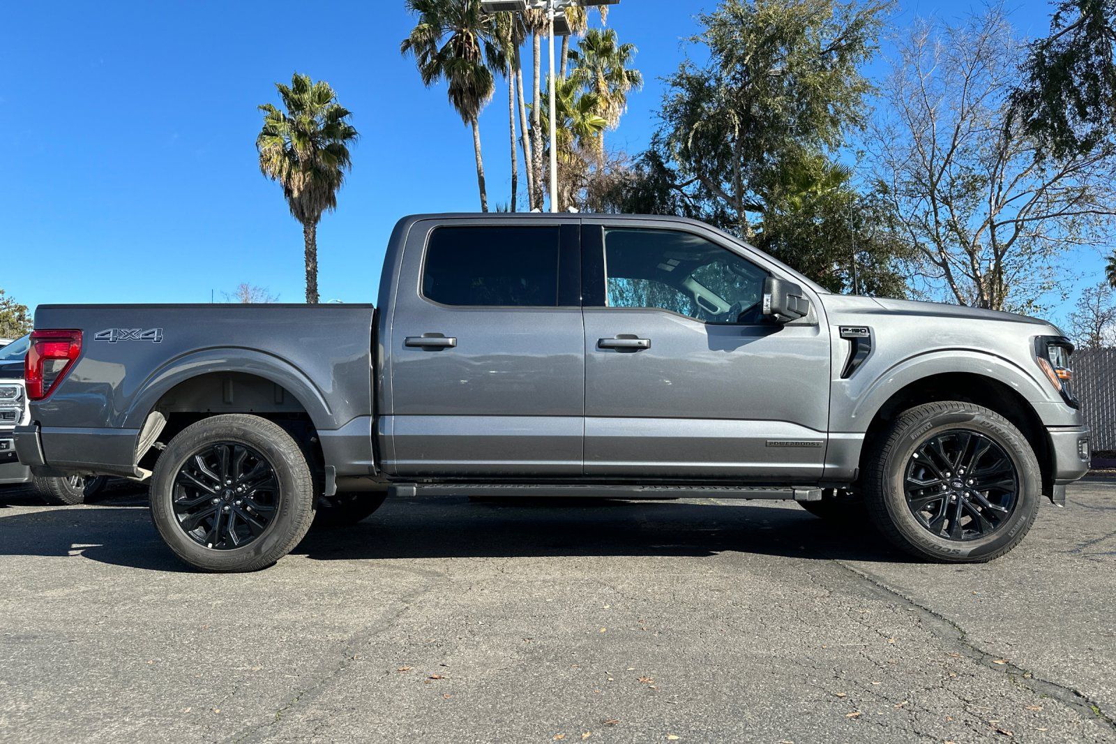 2025 Ford F-150 XLT photo 2