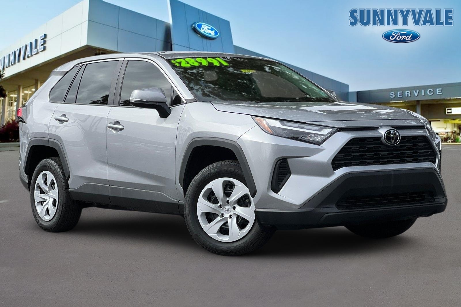2023 Toyota RAV4 LE's photo