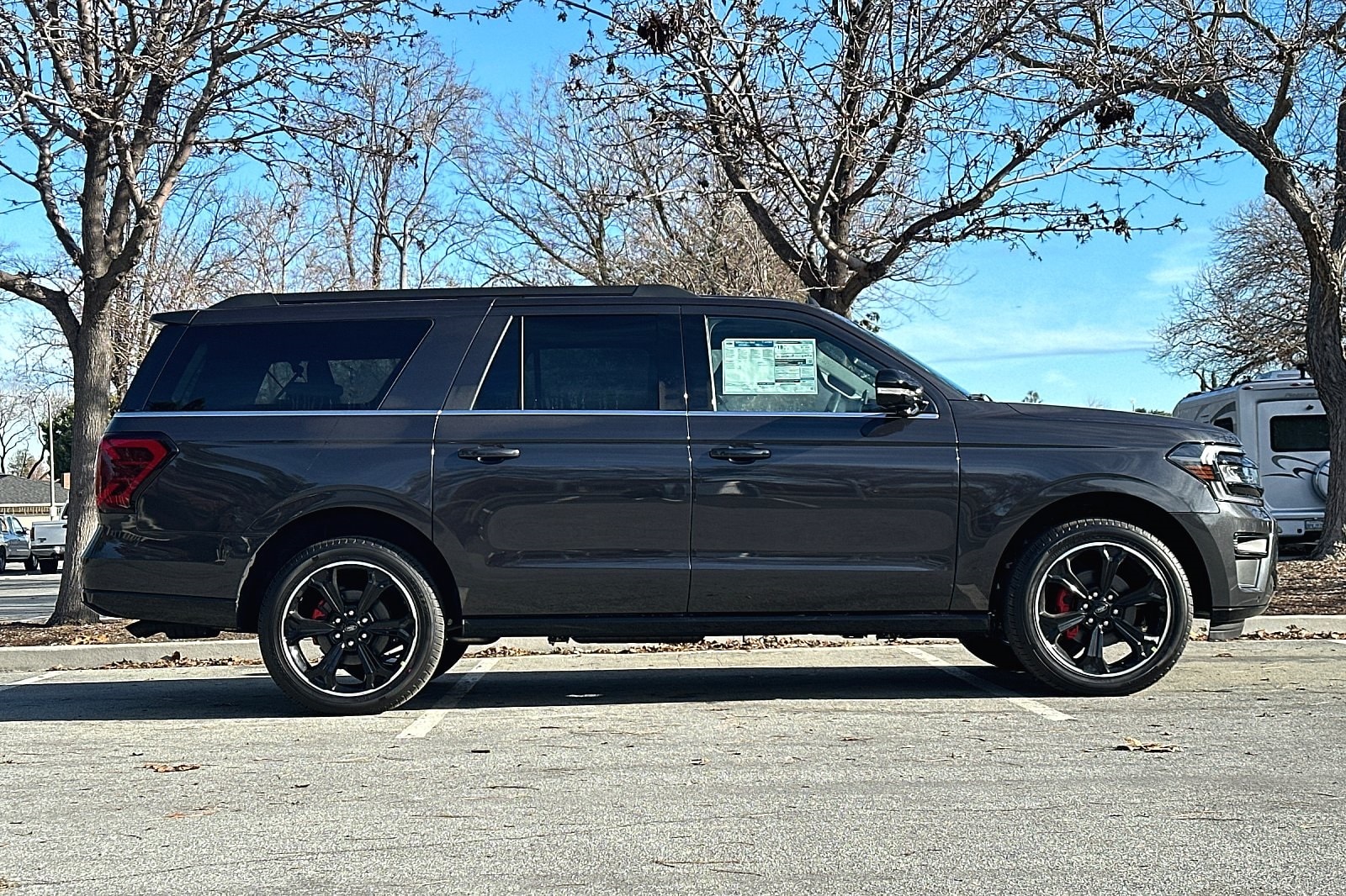 2024 Ford Expedition MAX Limited photo 3