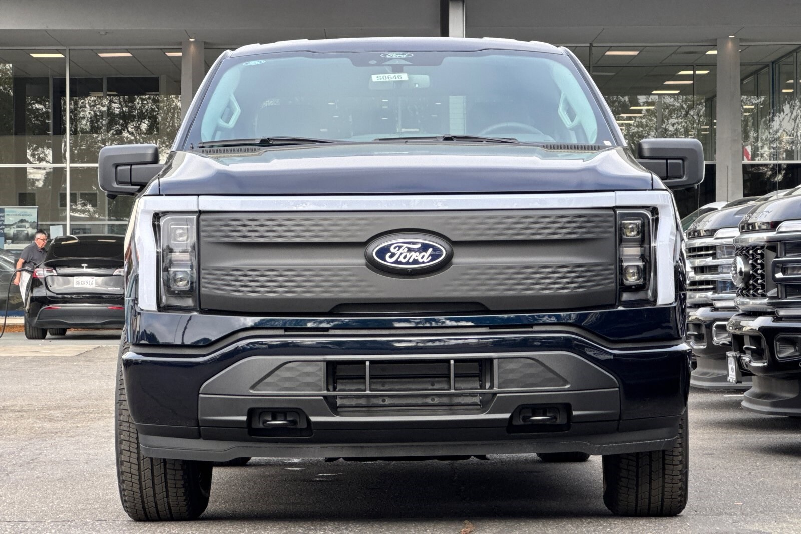 2025 Ford F-150 Lightning XLT photo 2