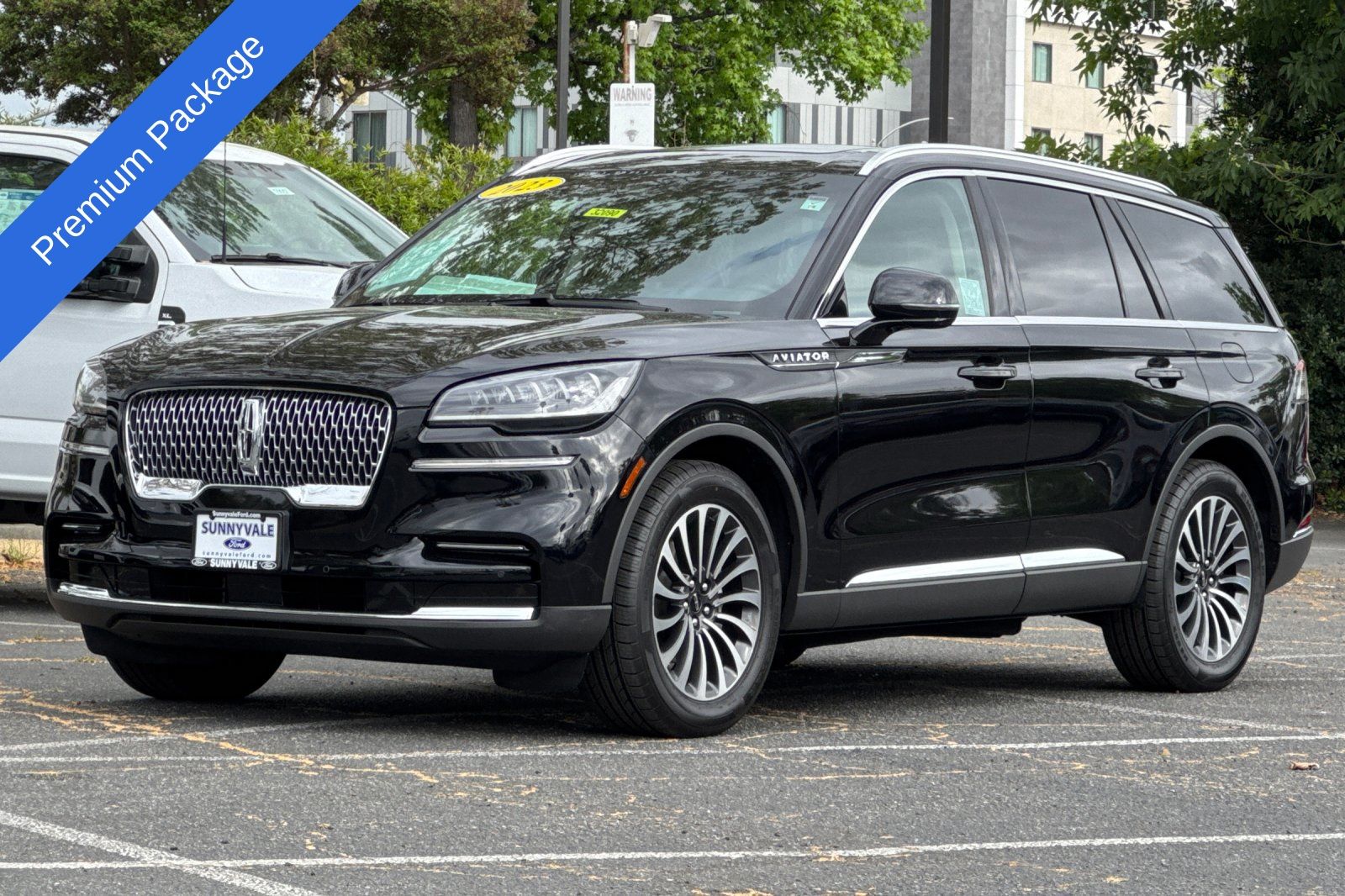 2023 Lincoln Aviator Premium photo 3