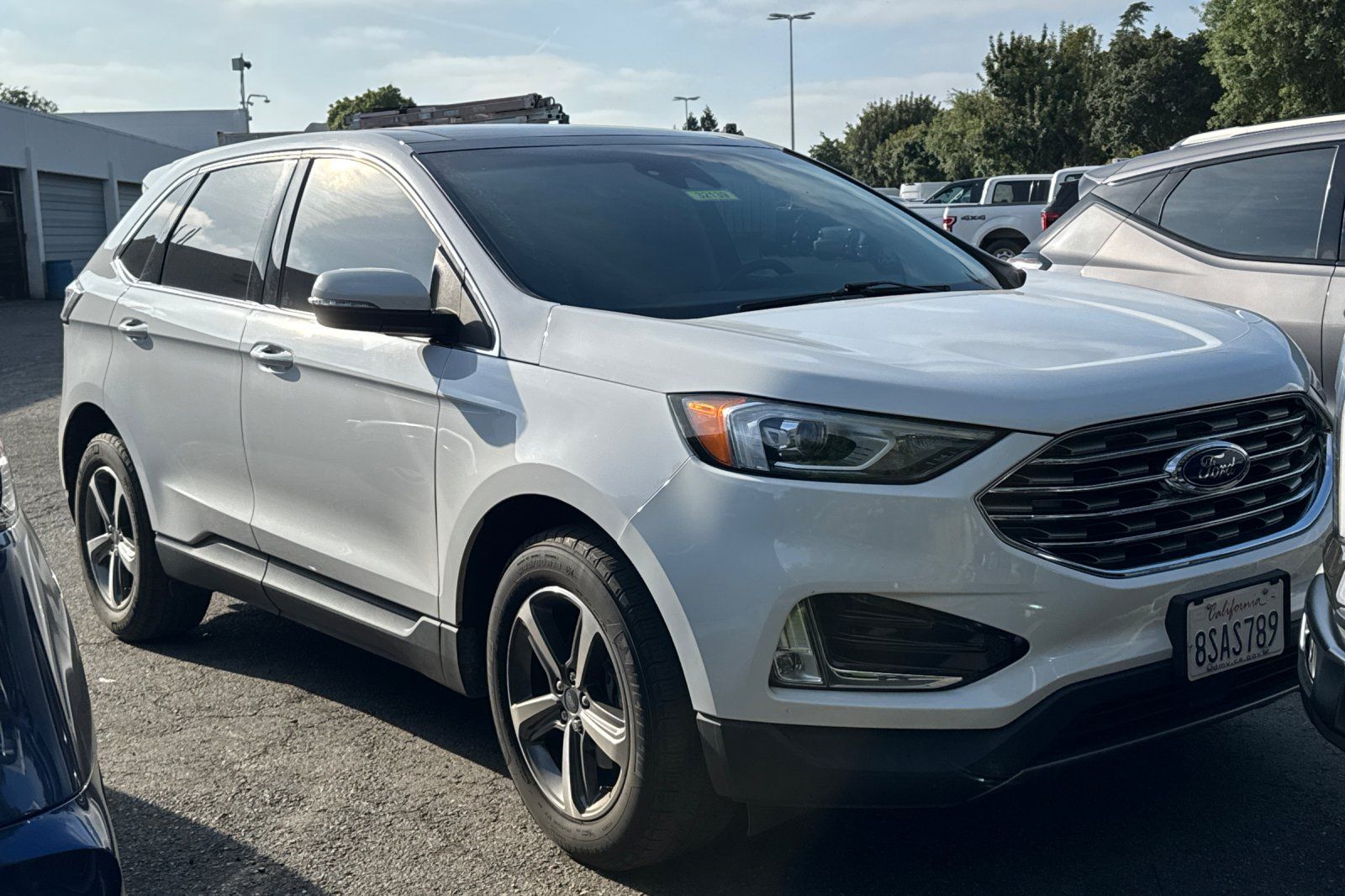 2020 Ford Edge SEL photo 2