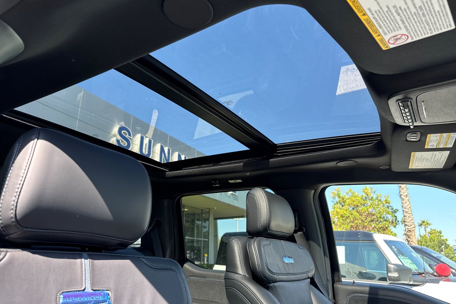 2026 Ford F-350 Super Duty Platinum - Photo 15