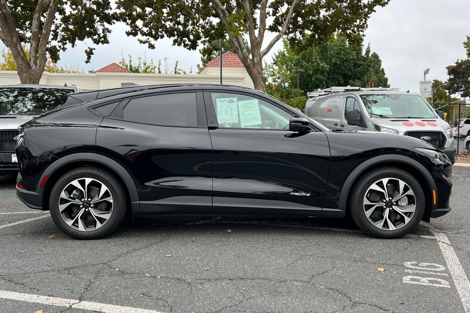 2025 Ford Mustang Mach-E Select photo 2