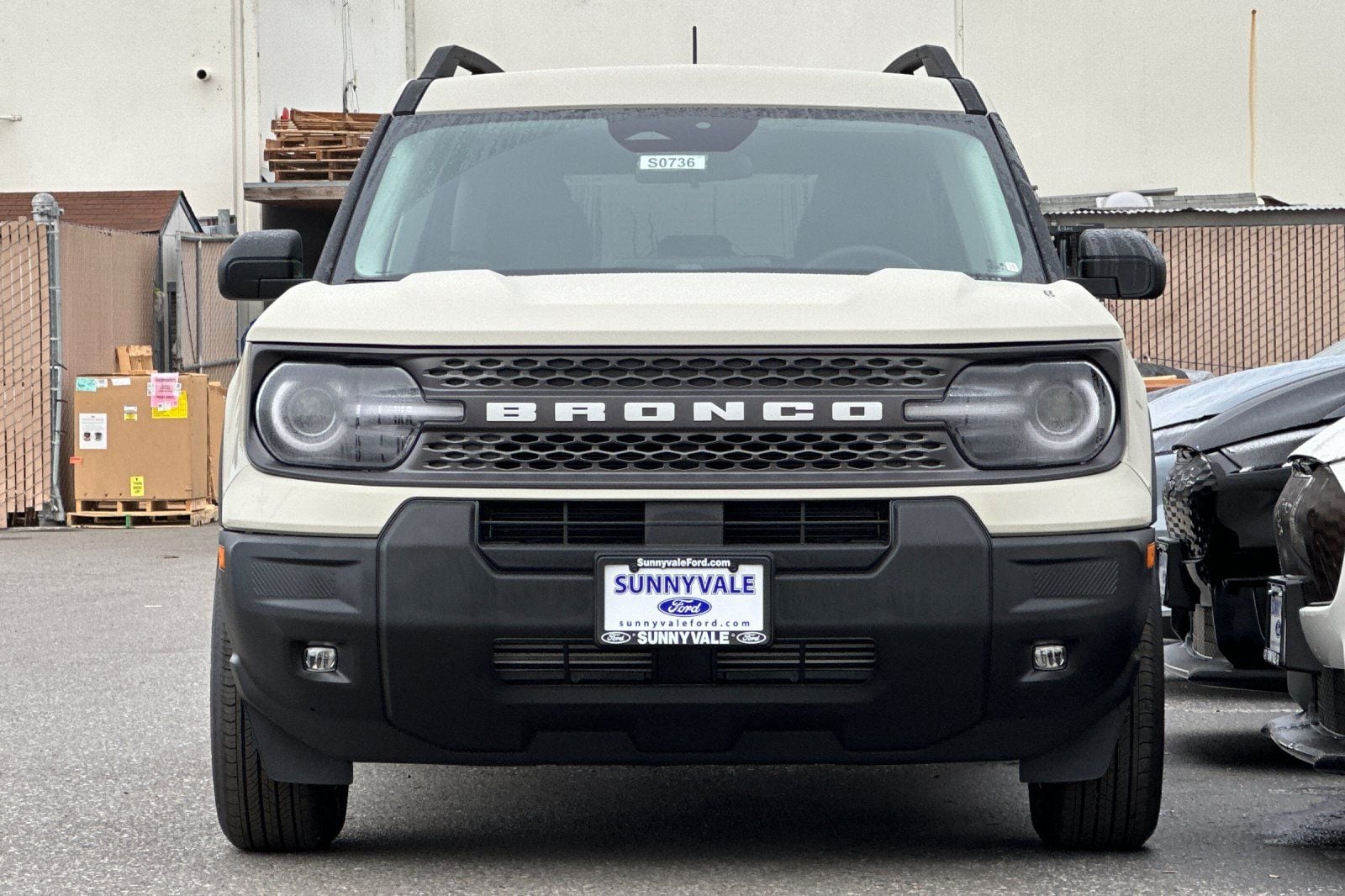 View vehicle photo 3