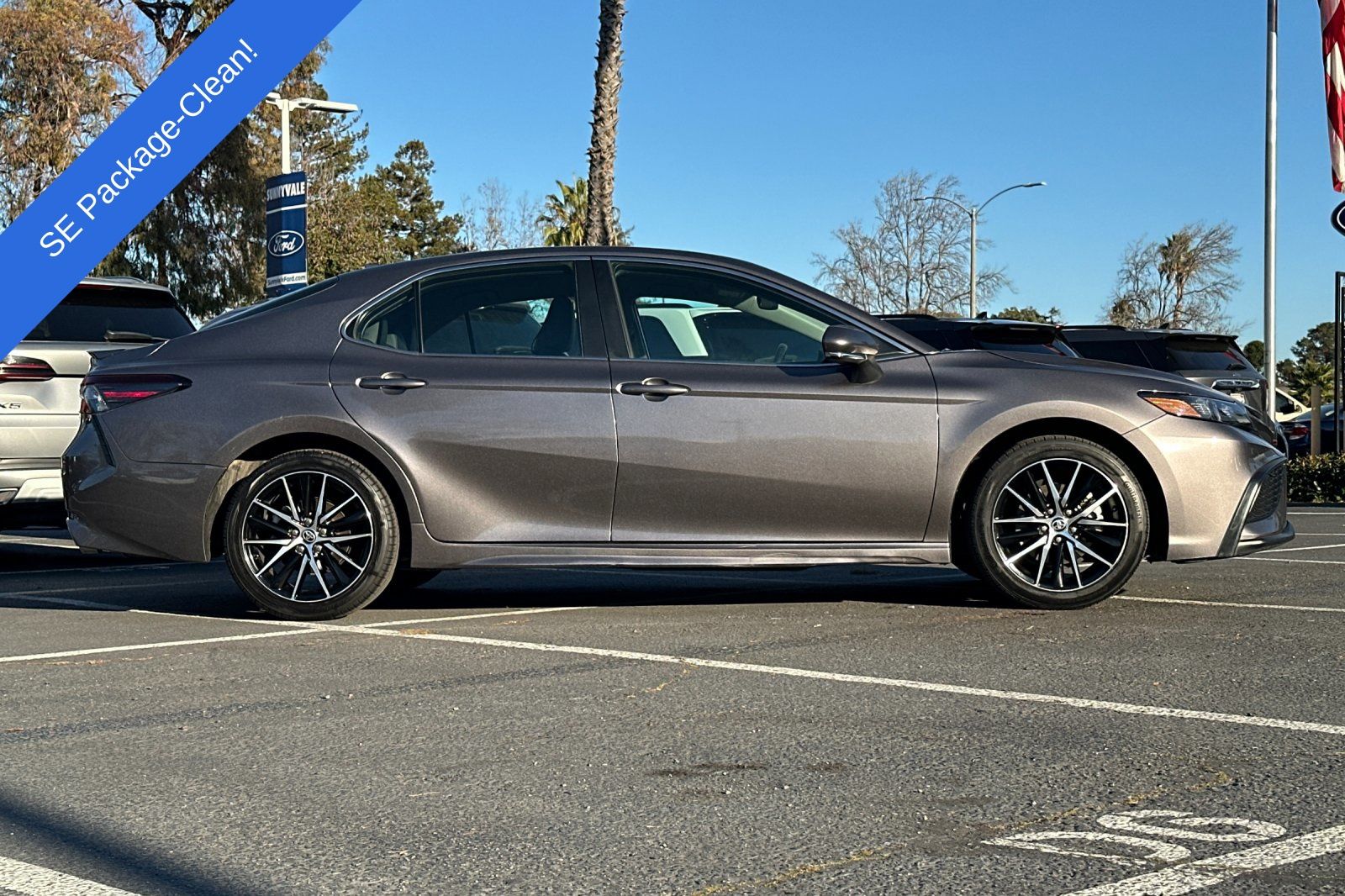 2024 Toyota Camry SE photo 2