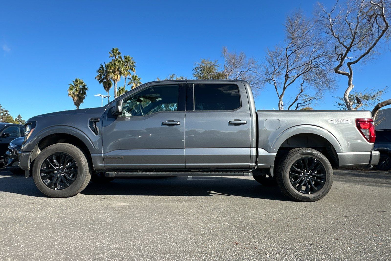 2025 Ford F-150 XLT photo 6