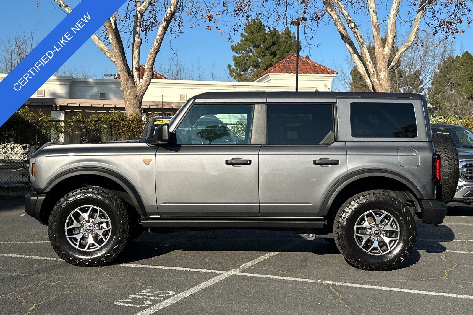 2025 Ford Bronco Badlands photo 3