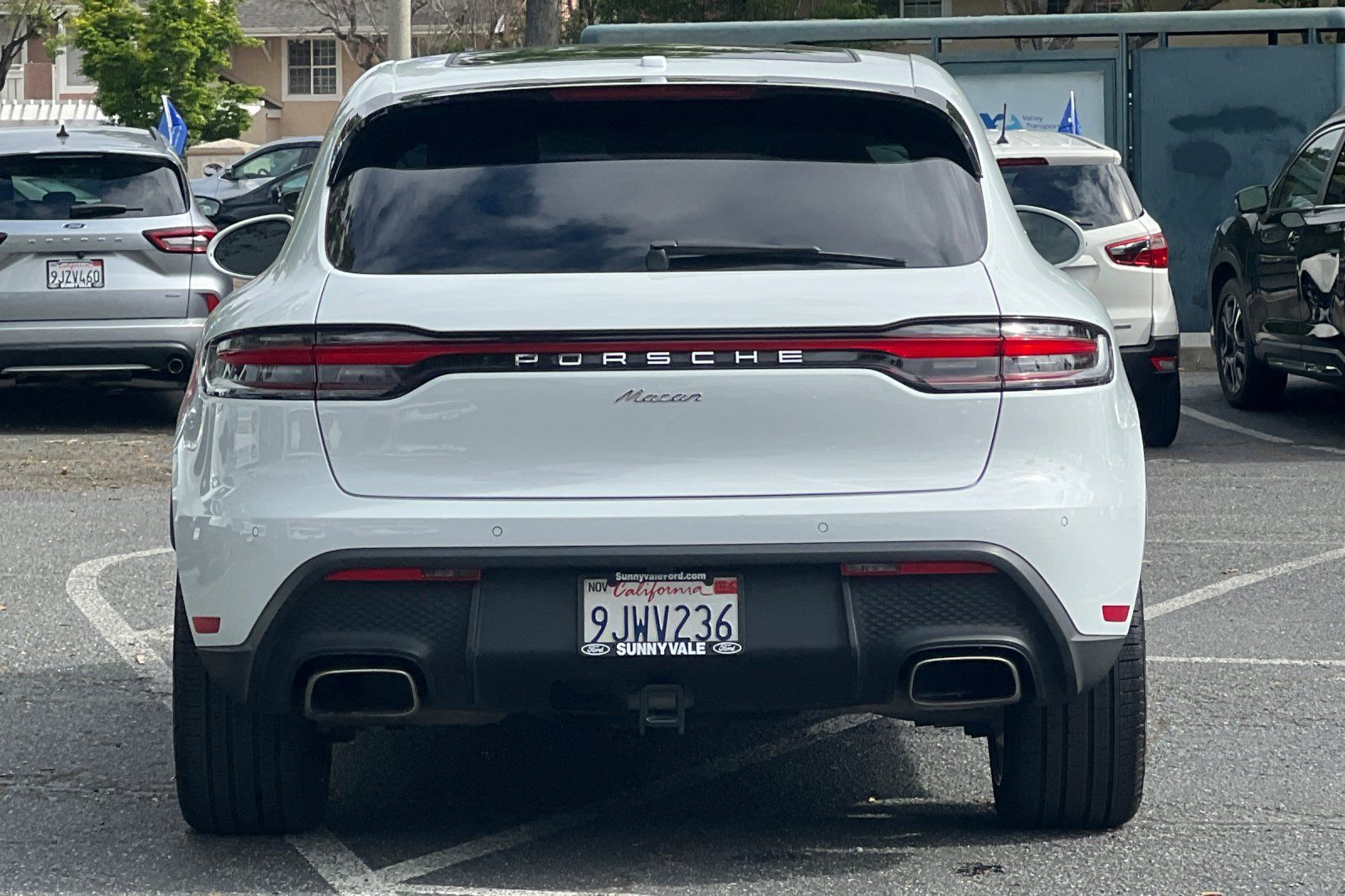 2024 Porsche Macan AWD photo 4