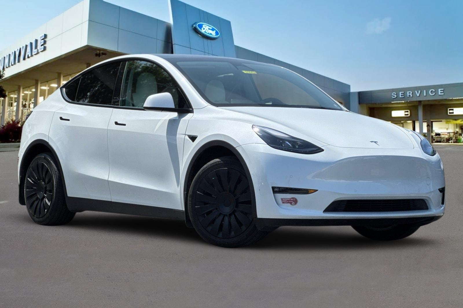 Used 2022 Tesla Model Y Long Range with VIN 7SAYGDEE8NF545983 for sale in Kansas City