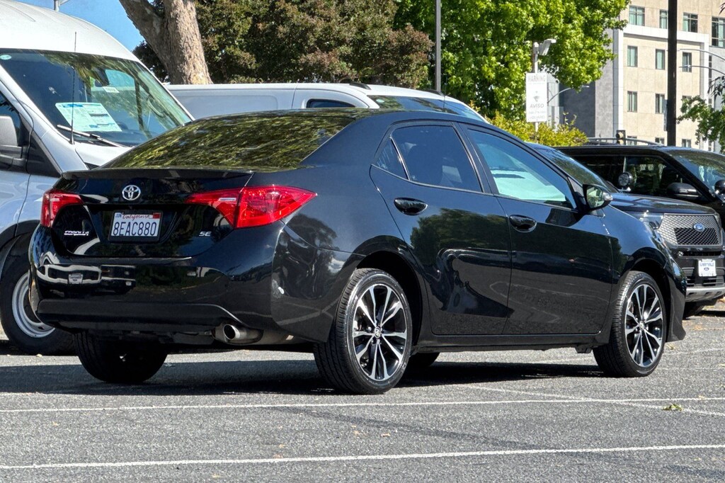 Used 2018 Toyota Corolla SE Sedan