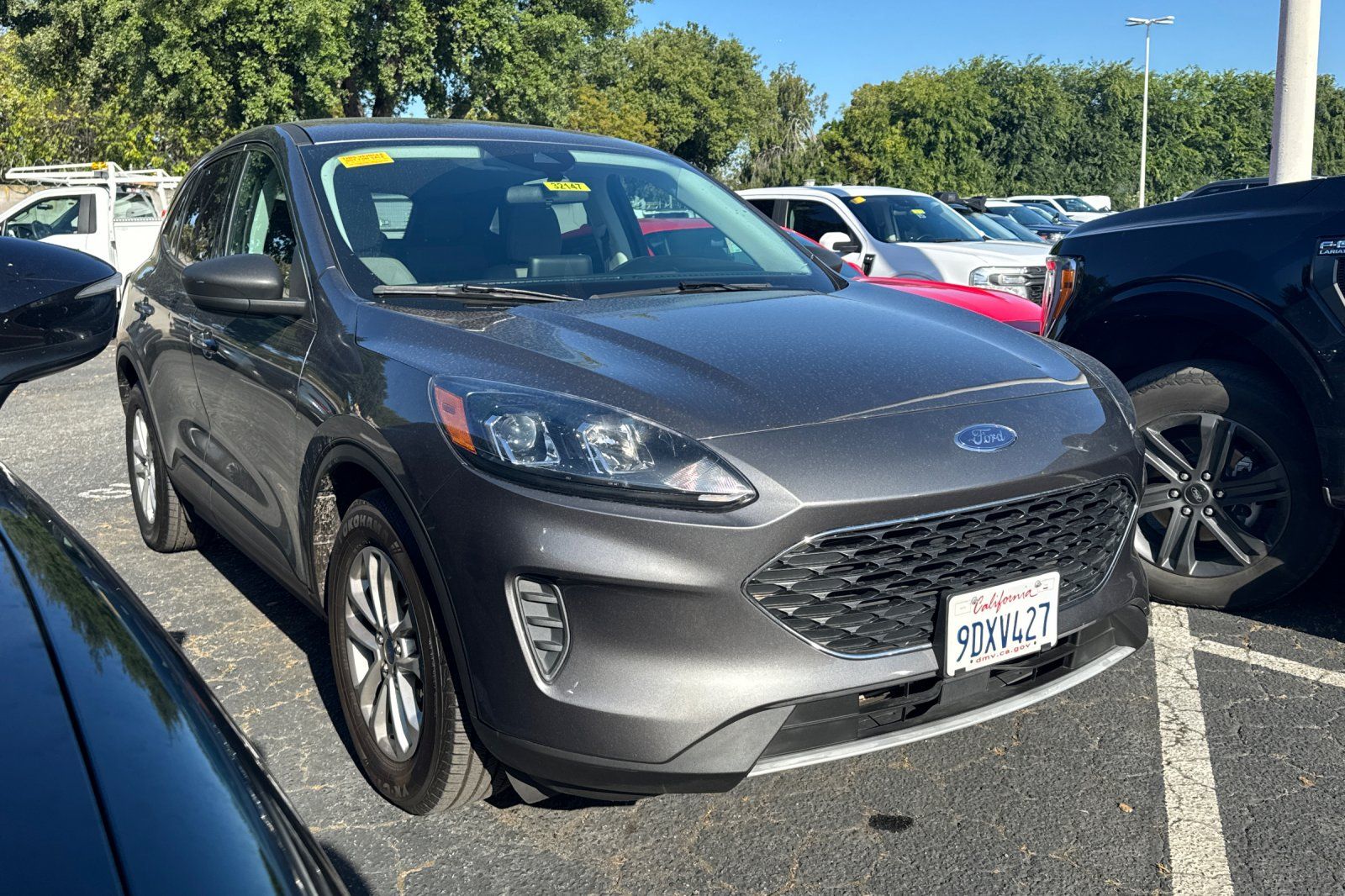 2022 Ford Escape SE photo 2