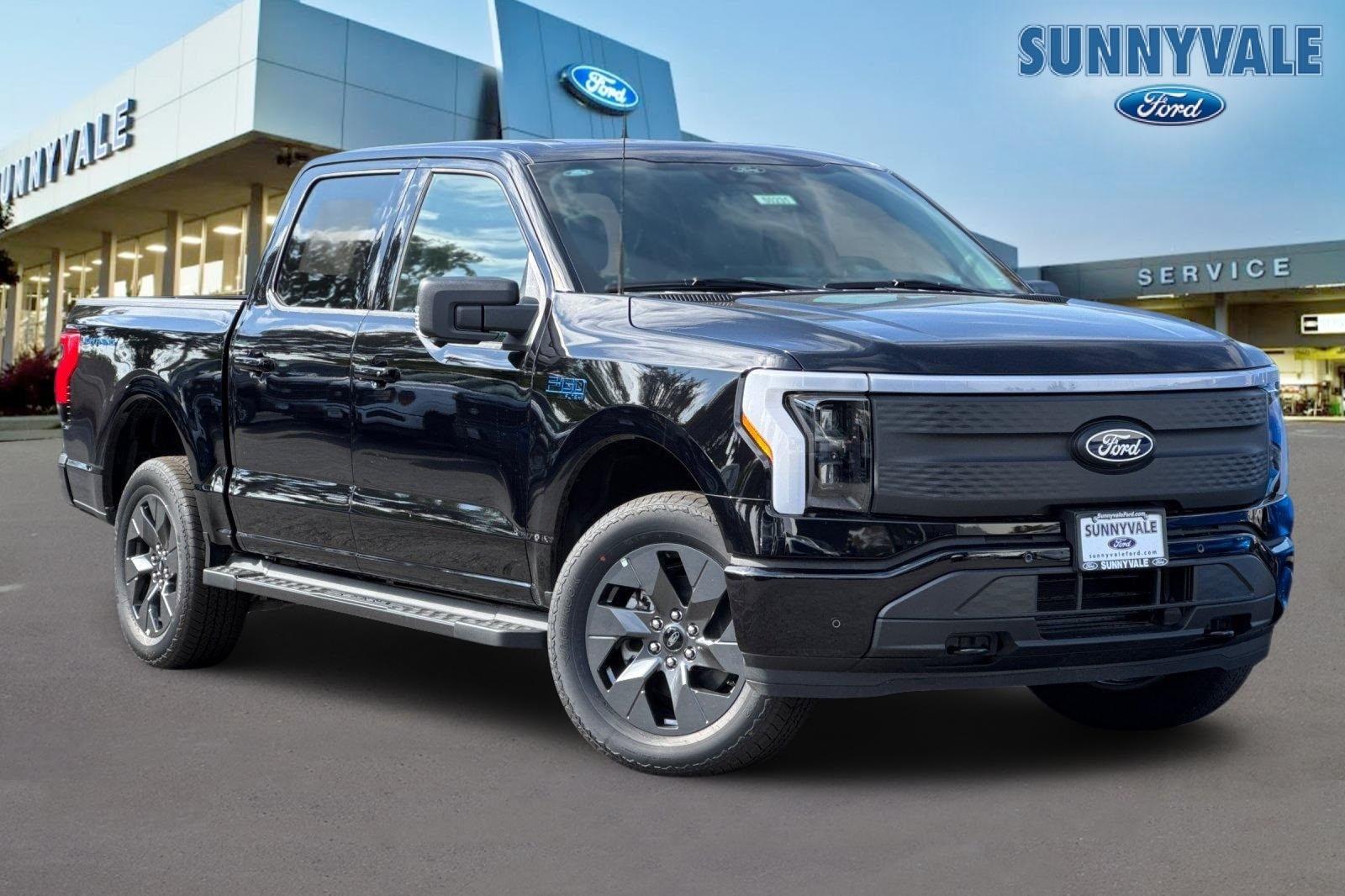 2025 Ford F-150 Lightning Truck SuperCrew Cab 