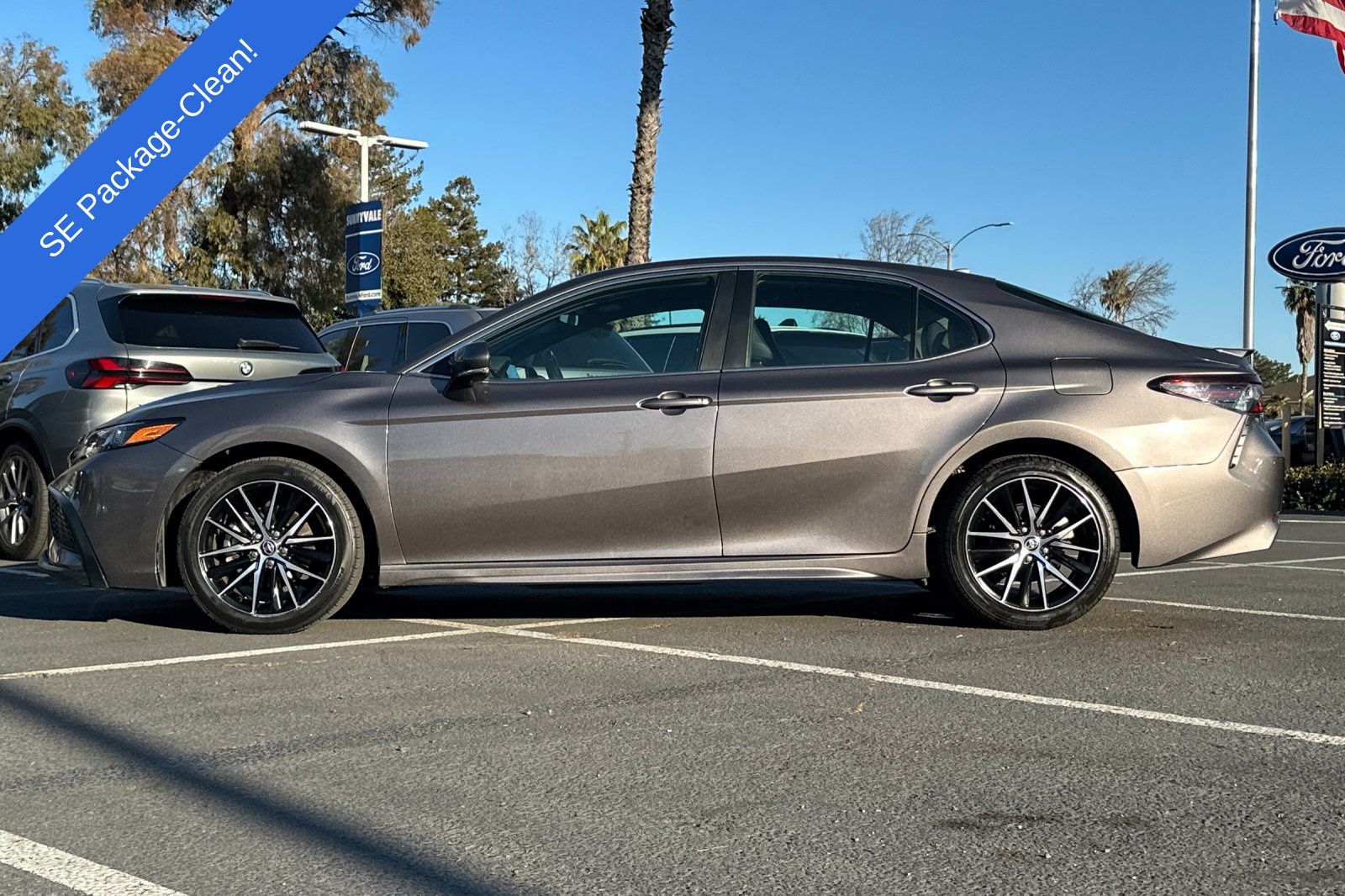 2024 Toyota Camry SE photo 6