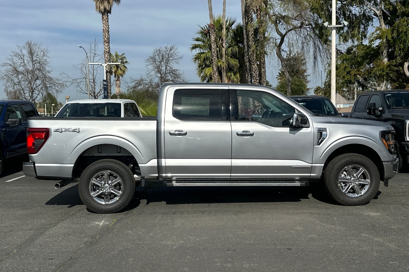 2025 Ford F-150 XLT photo 3