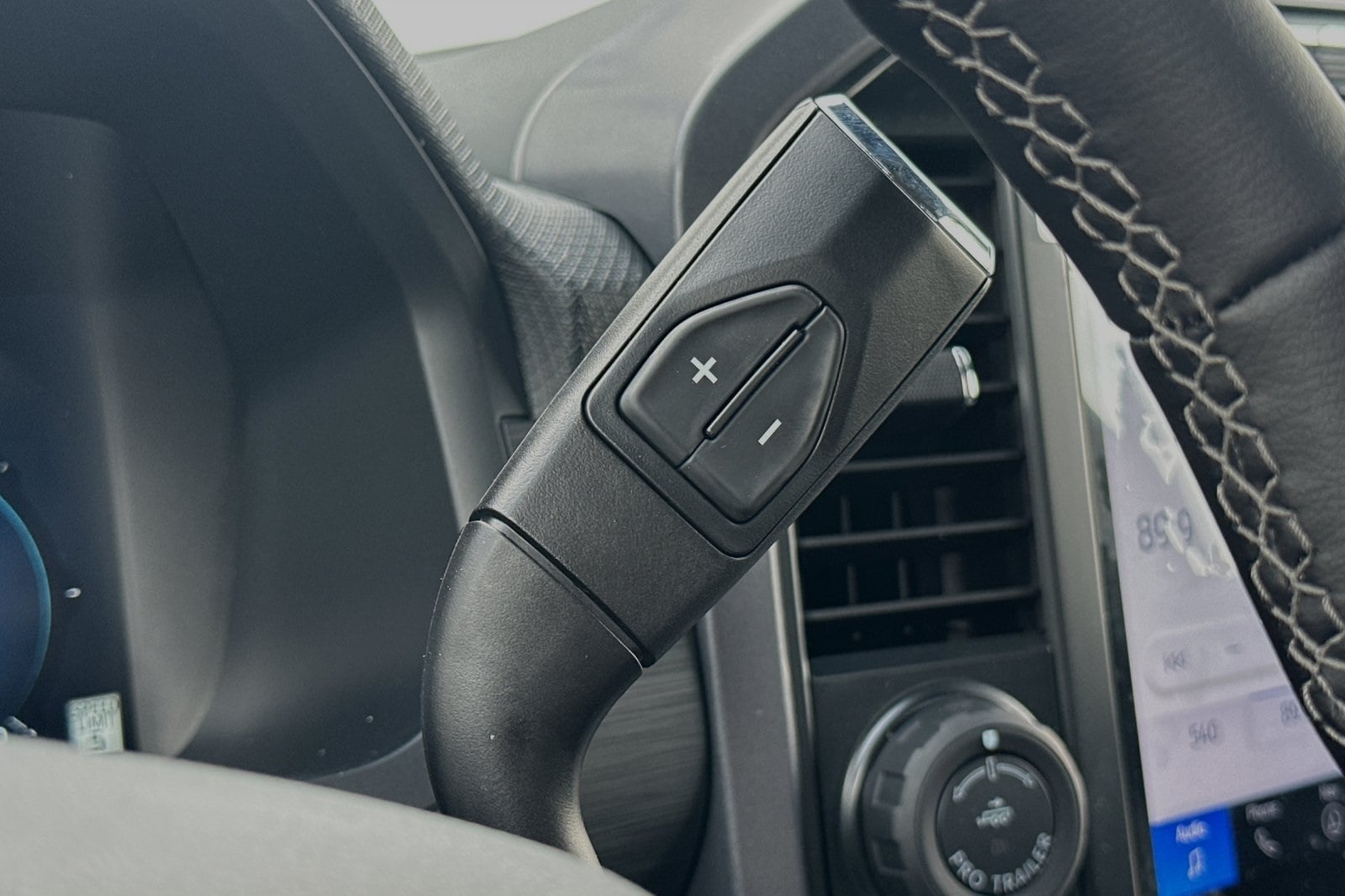 2025 Ford F-150 XLT - Photo 20