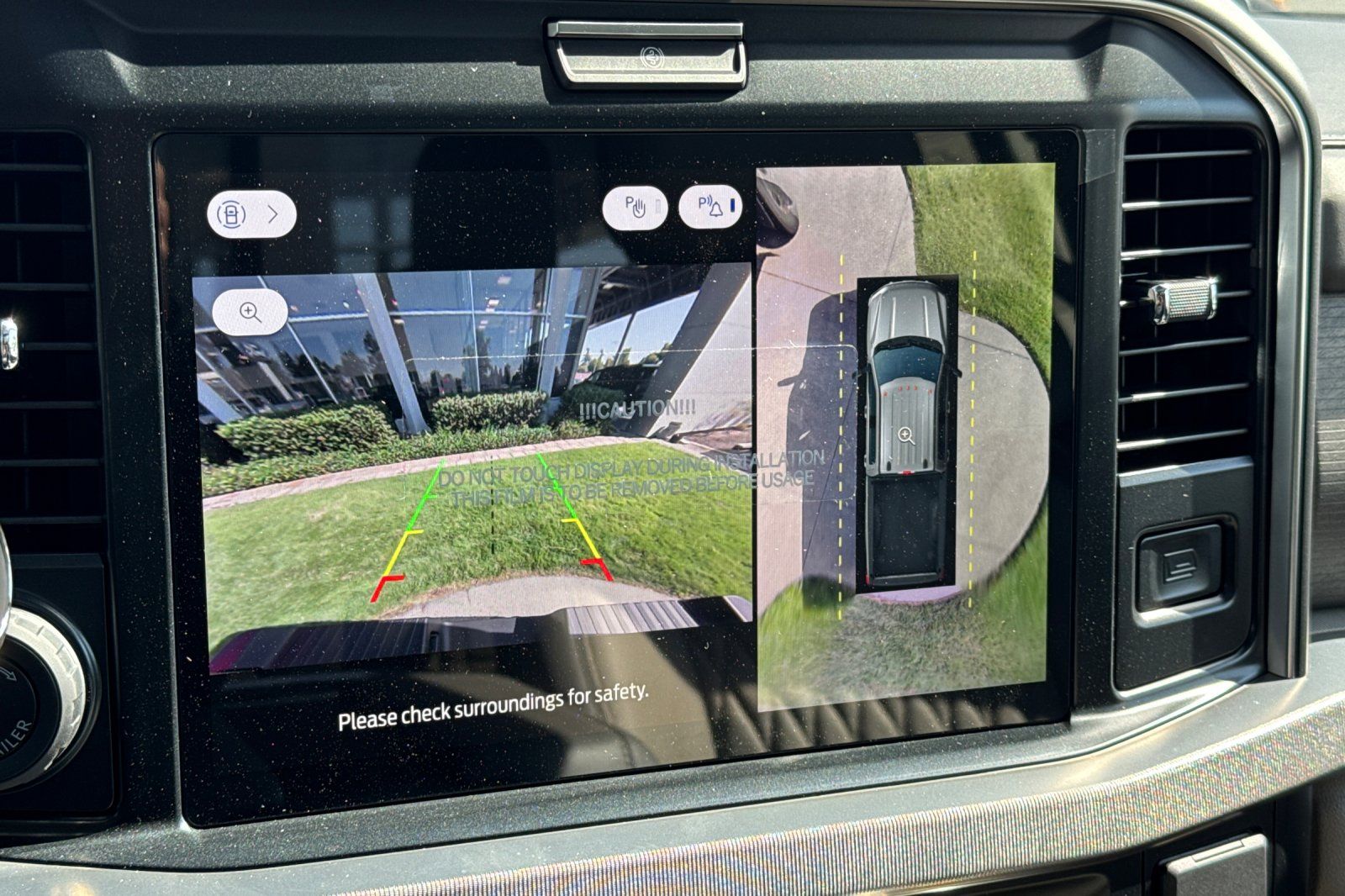 2025 Ford F-350 Super Duty Platinum - Photo 18