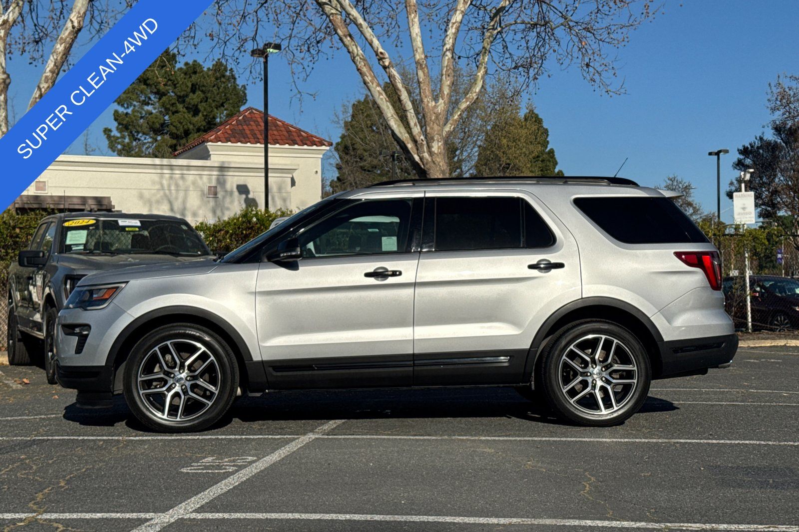 2019 Ford Explorer Sport photo 3