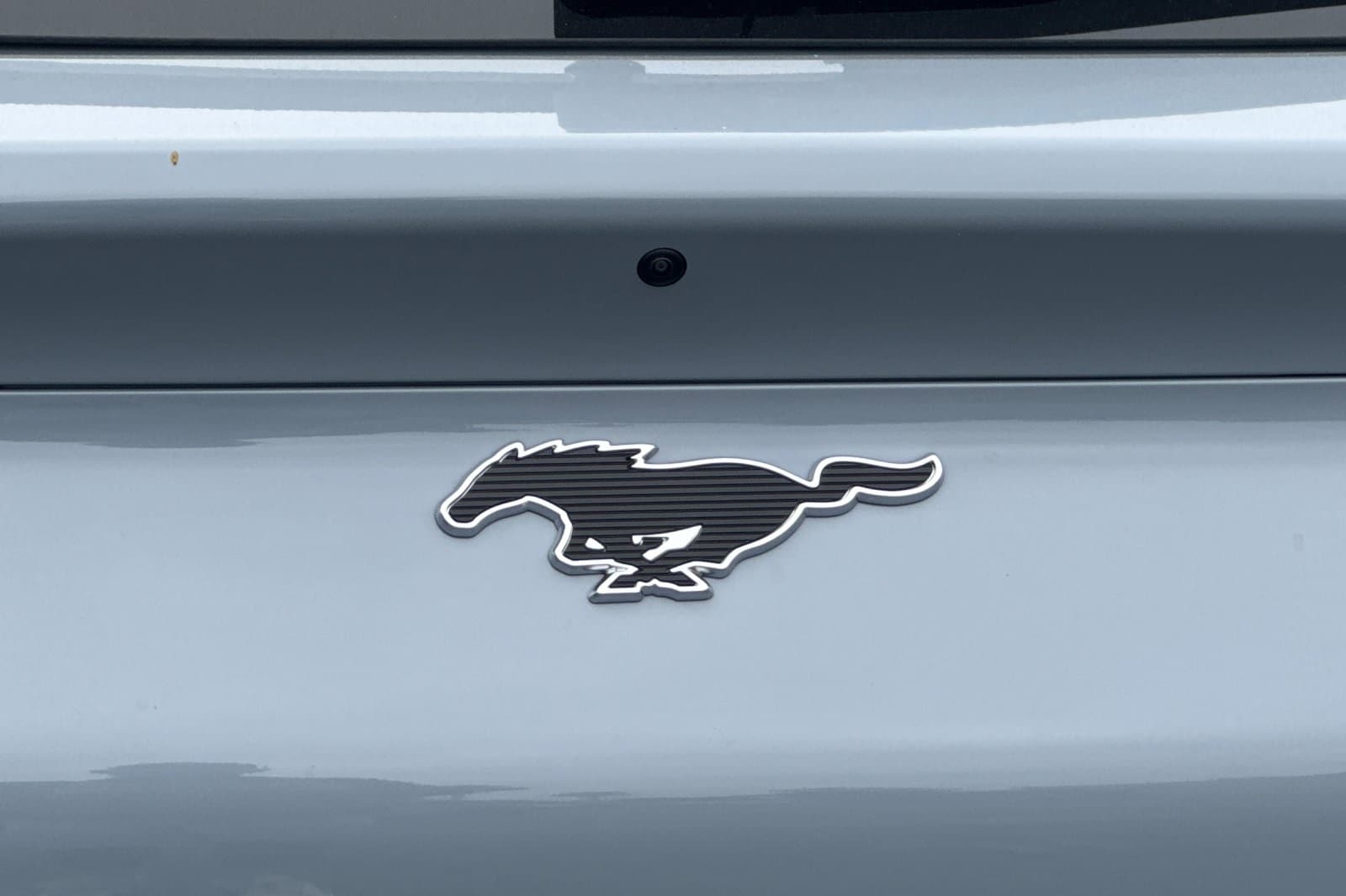 2025 Ford Mustang Mach-E Premium photo 3