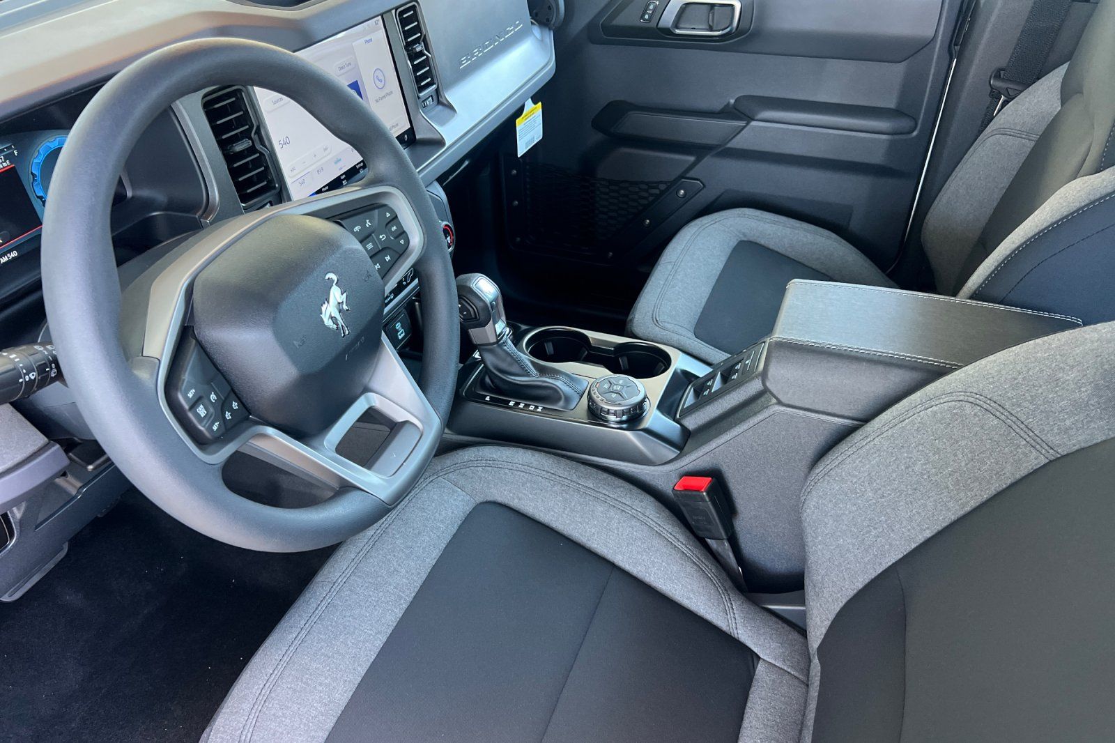 2025 Ford Bronco 4-Door Base - Photo 9