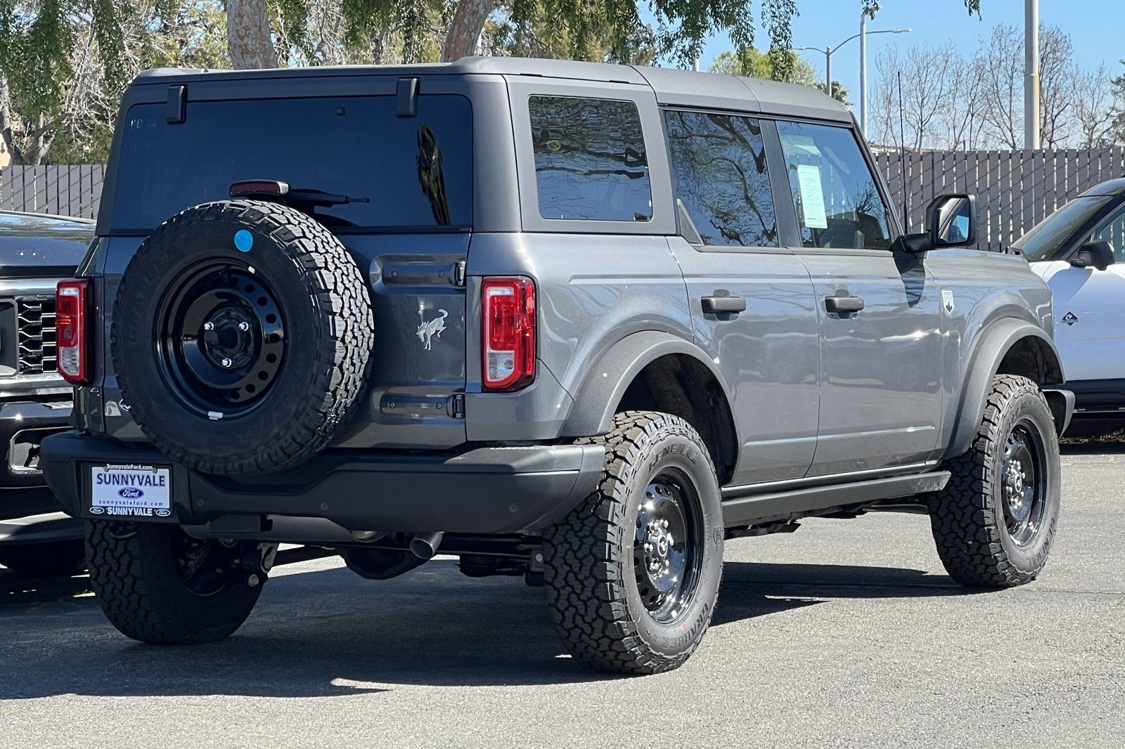 View vehicle photo 5