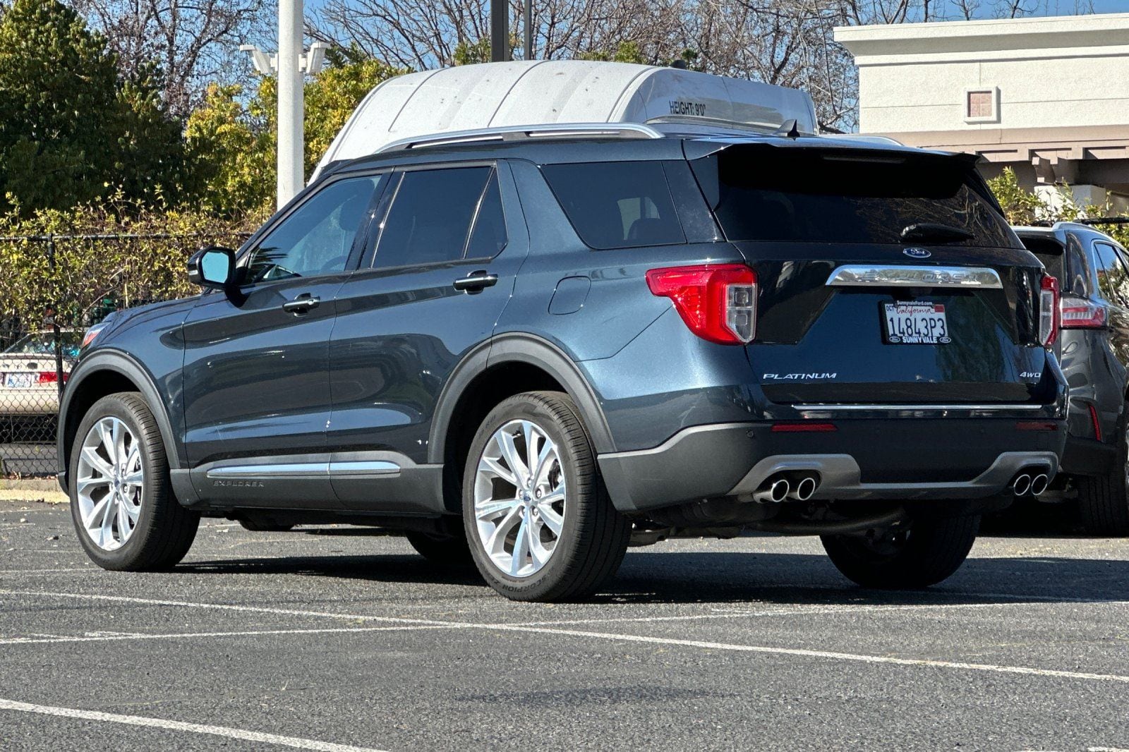 2022 Ford Explorer Platinum photo 5