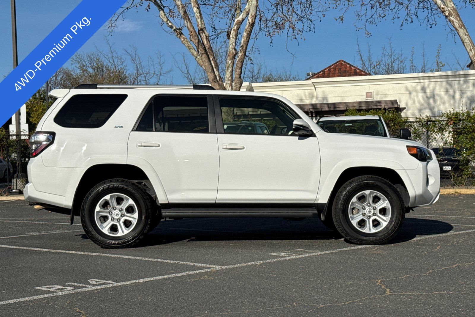 2024 Toyota 4Runner SR5 Premium photo 2
