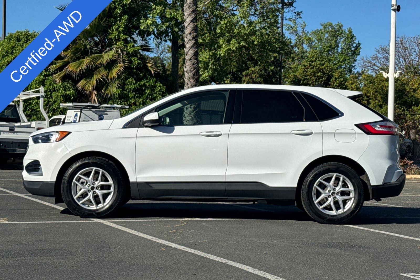 2024 Ford Edge SEL photo 3