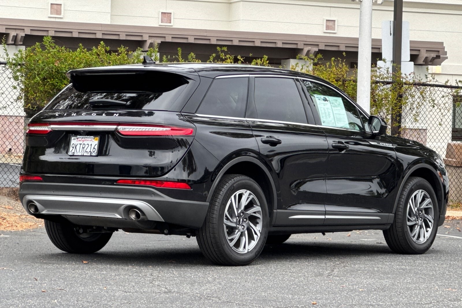 2023 Lincoln Corsair Standard photo 3