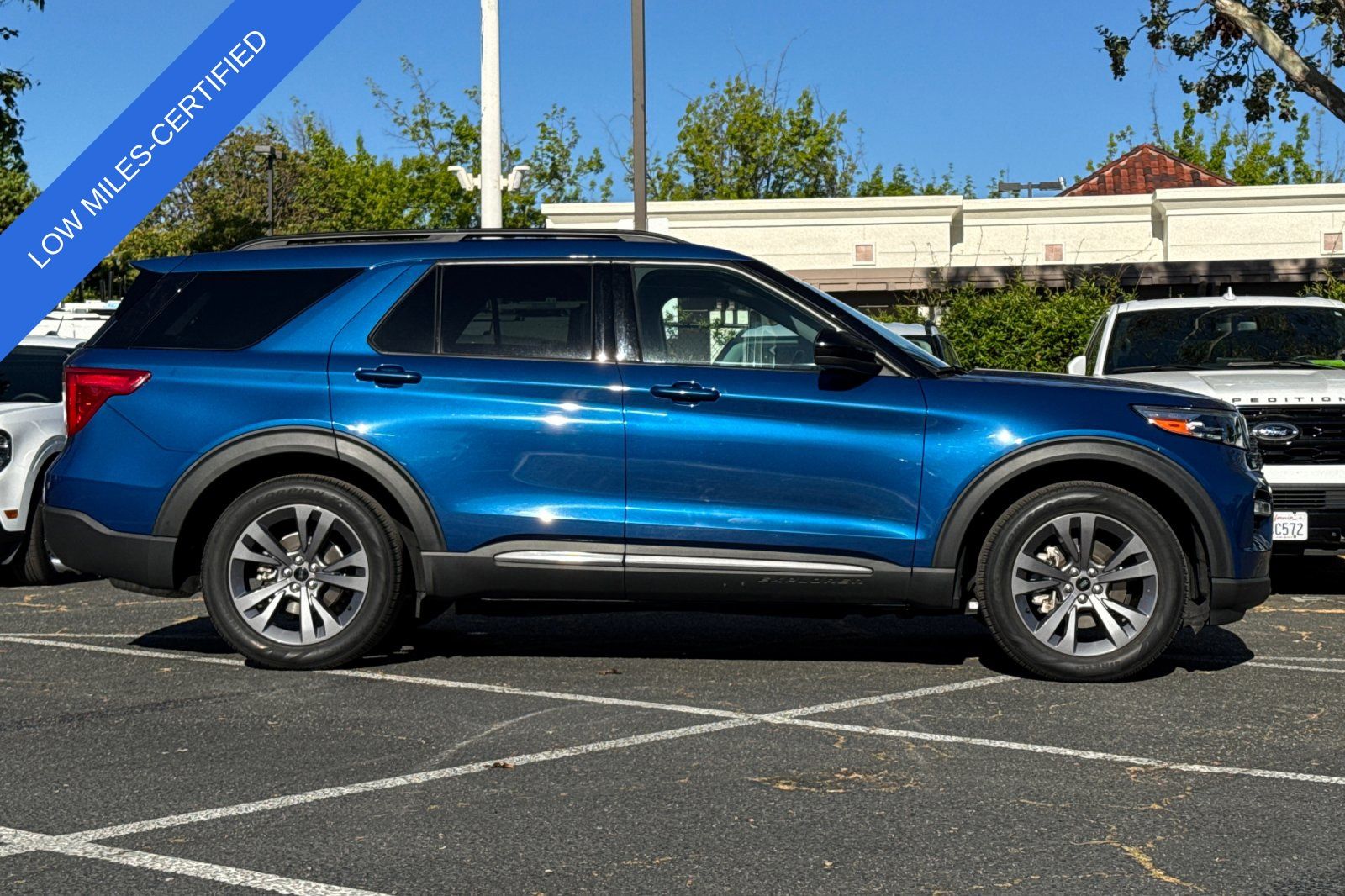 2022 Ford Explorer XLT photo 2