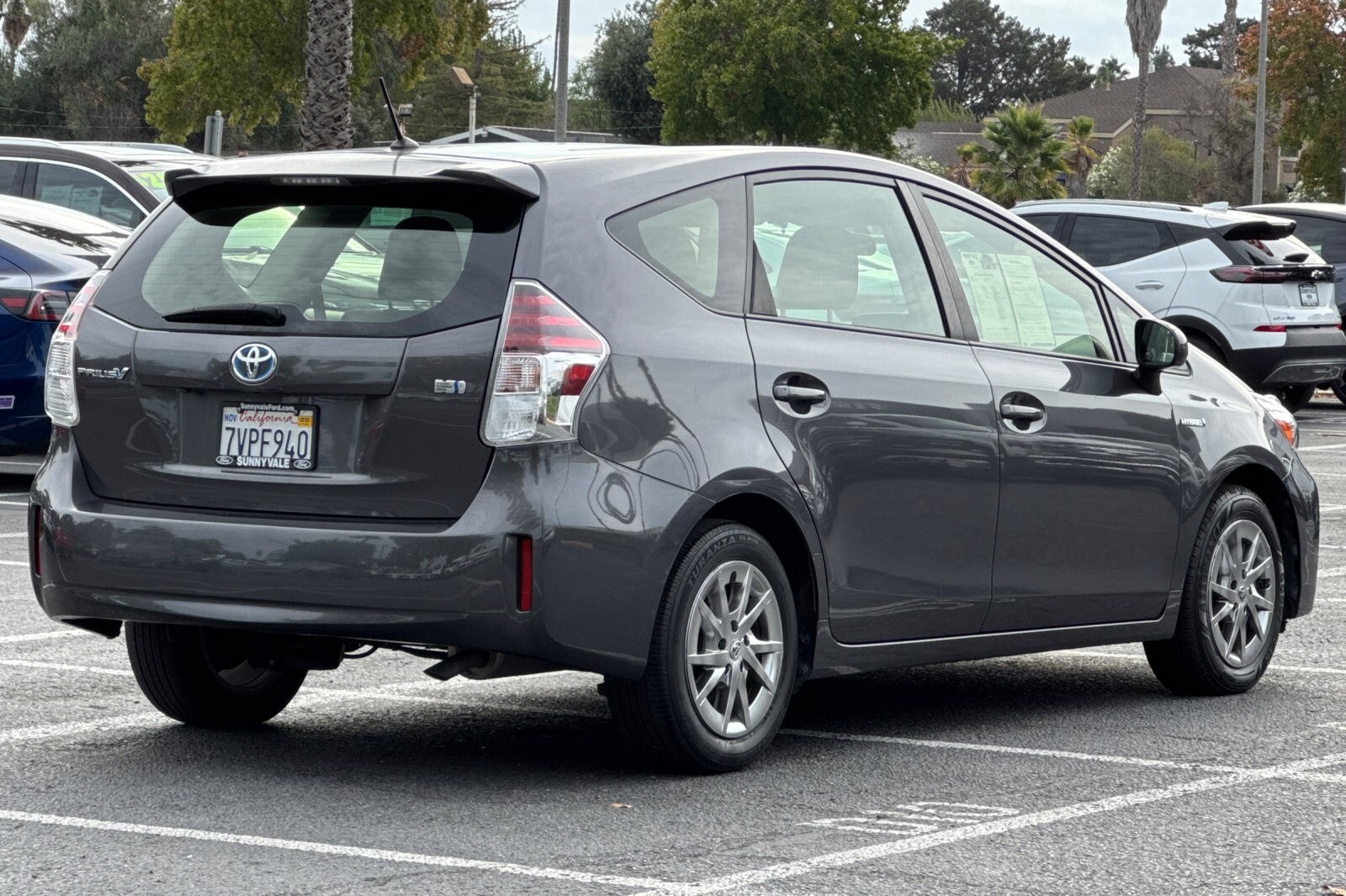 2017 Toyota Prius V Two photo 3