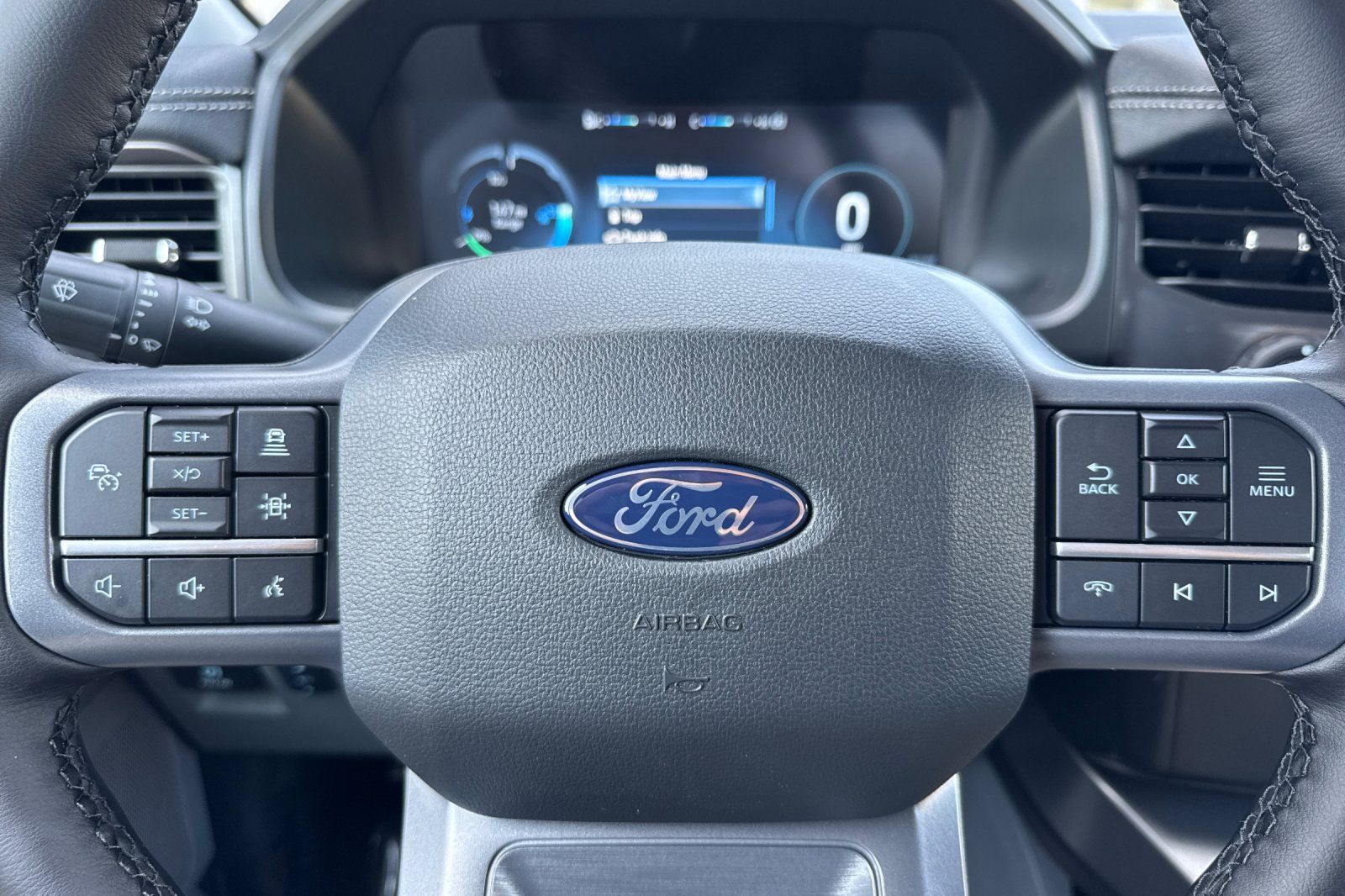 2025 Ford F-150 Lightning Flash - Photo 22