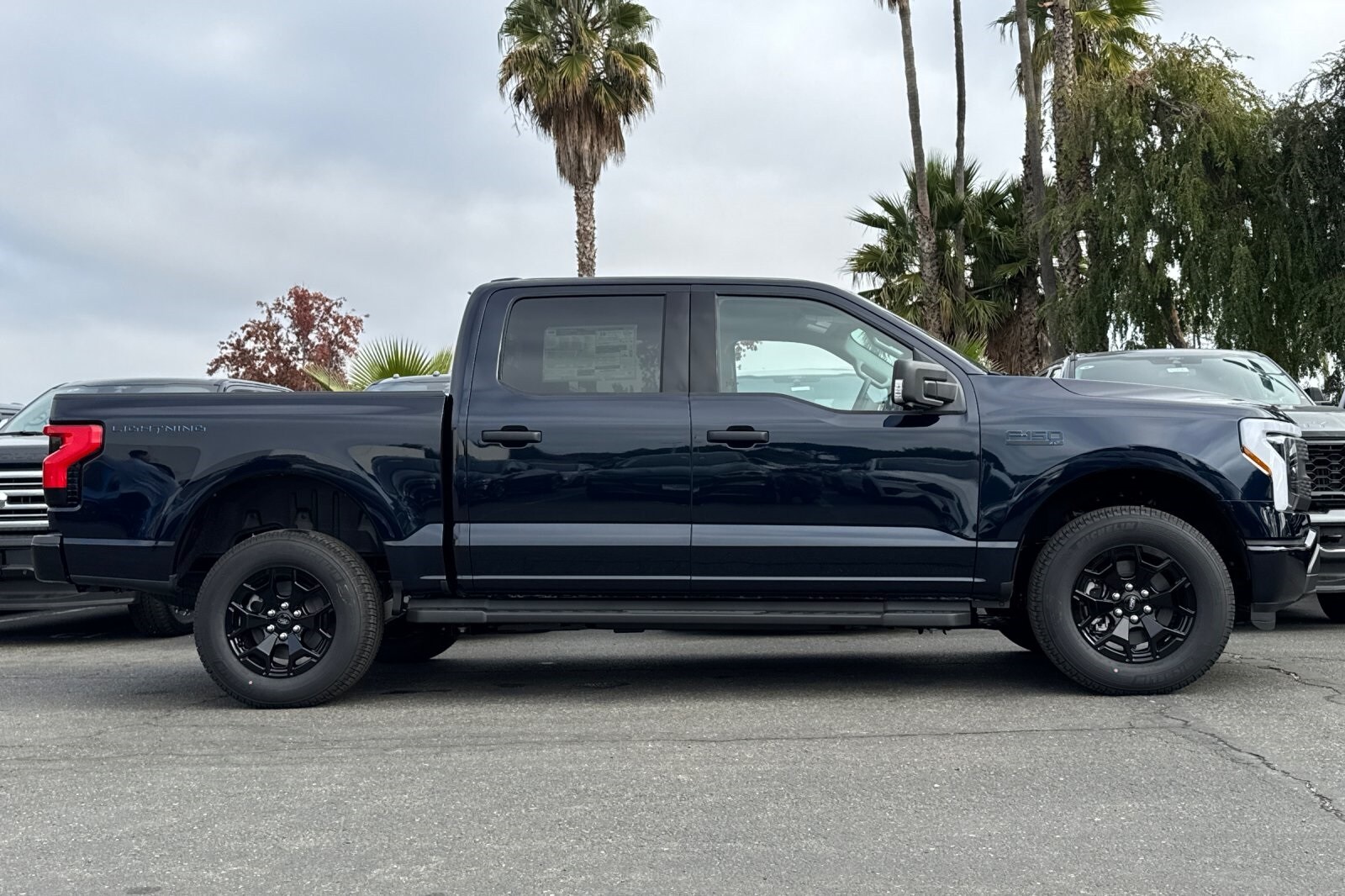 2025 Ford F-150 Lightning XLT photo 3